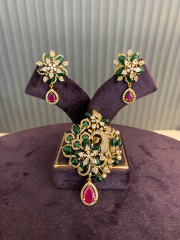 Beautiful pendant set with earrings and back hook