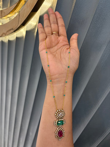 Simple chain with locket