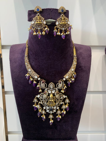 MEHANDI POLISH NECKLACE
