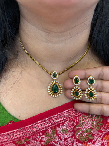Green set (chain with removable locket)