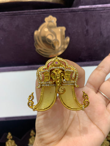 Beautiful premium Ganesh tiger nail locket with back hook