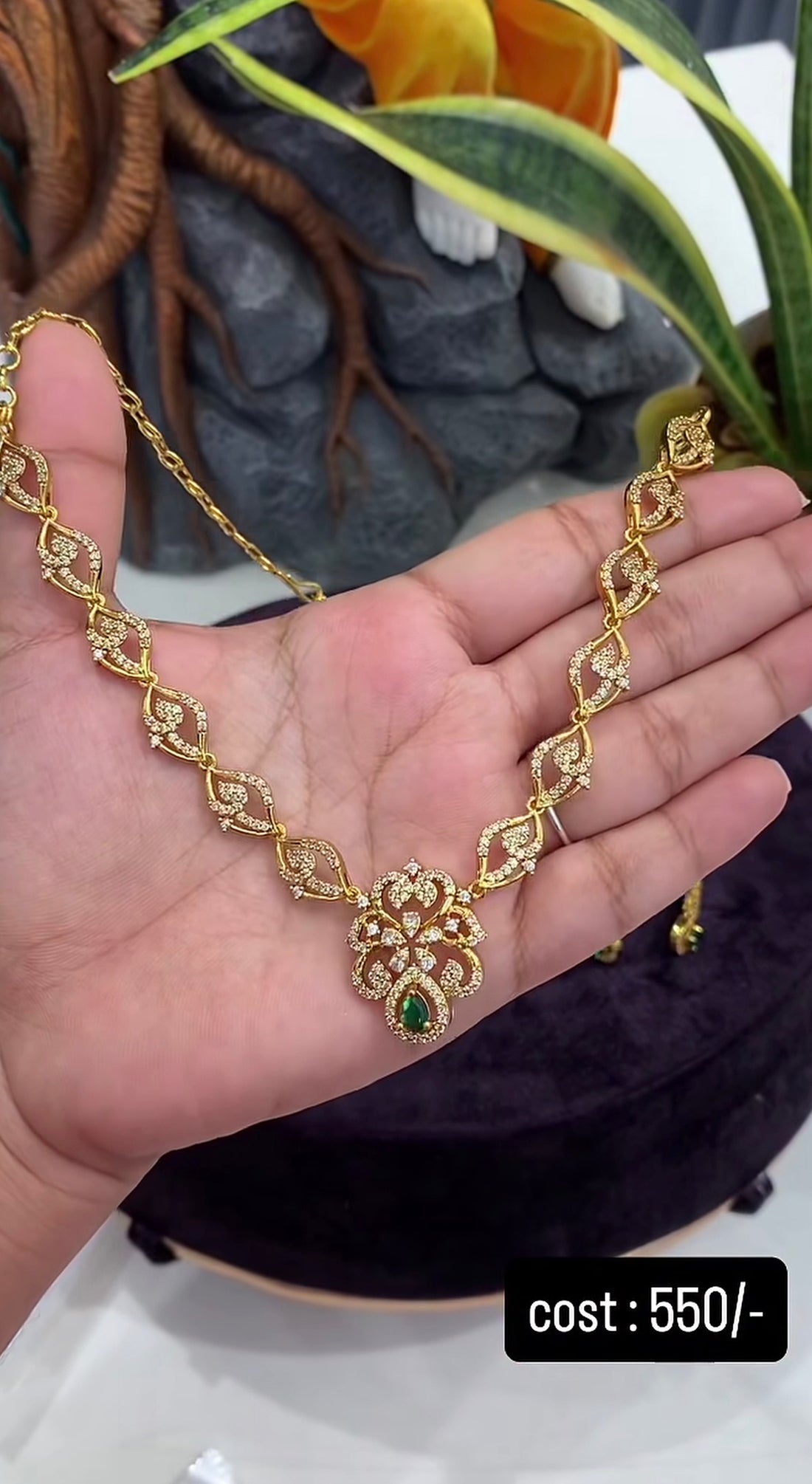 Beautiful party wear necklace