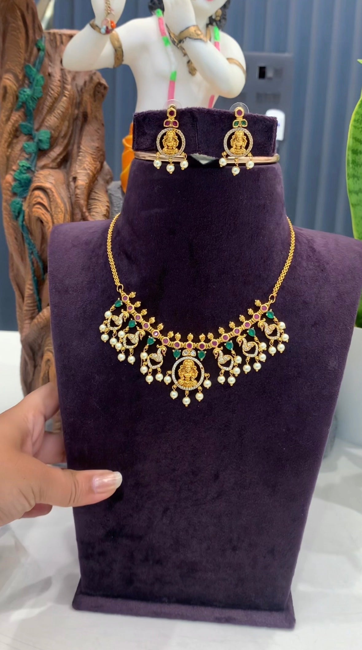 Beautiful simple & traditional nanpatti model necklace