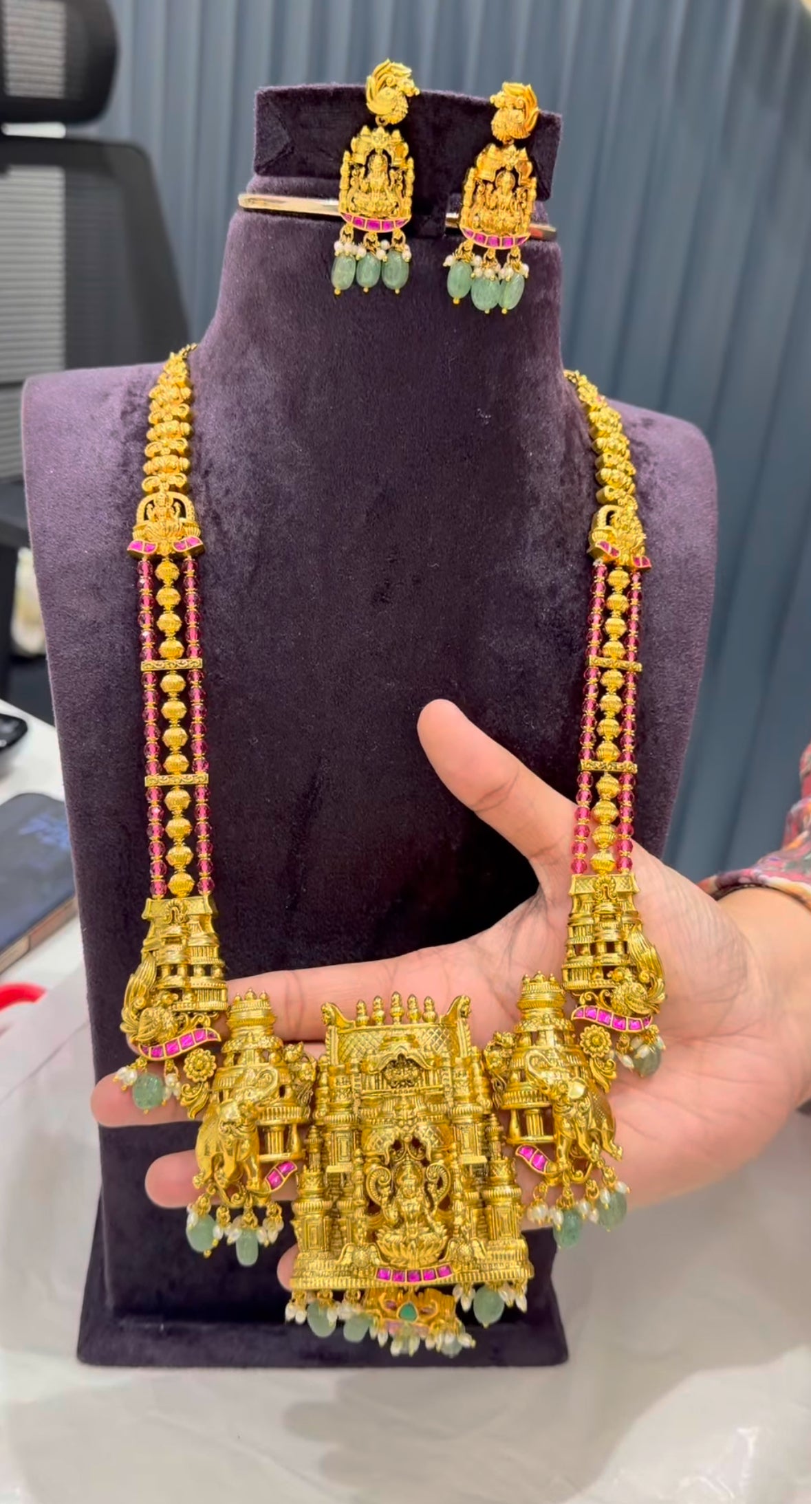 Beautiful customised nakshi temple theme jadav stone haram