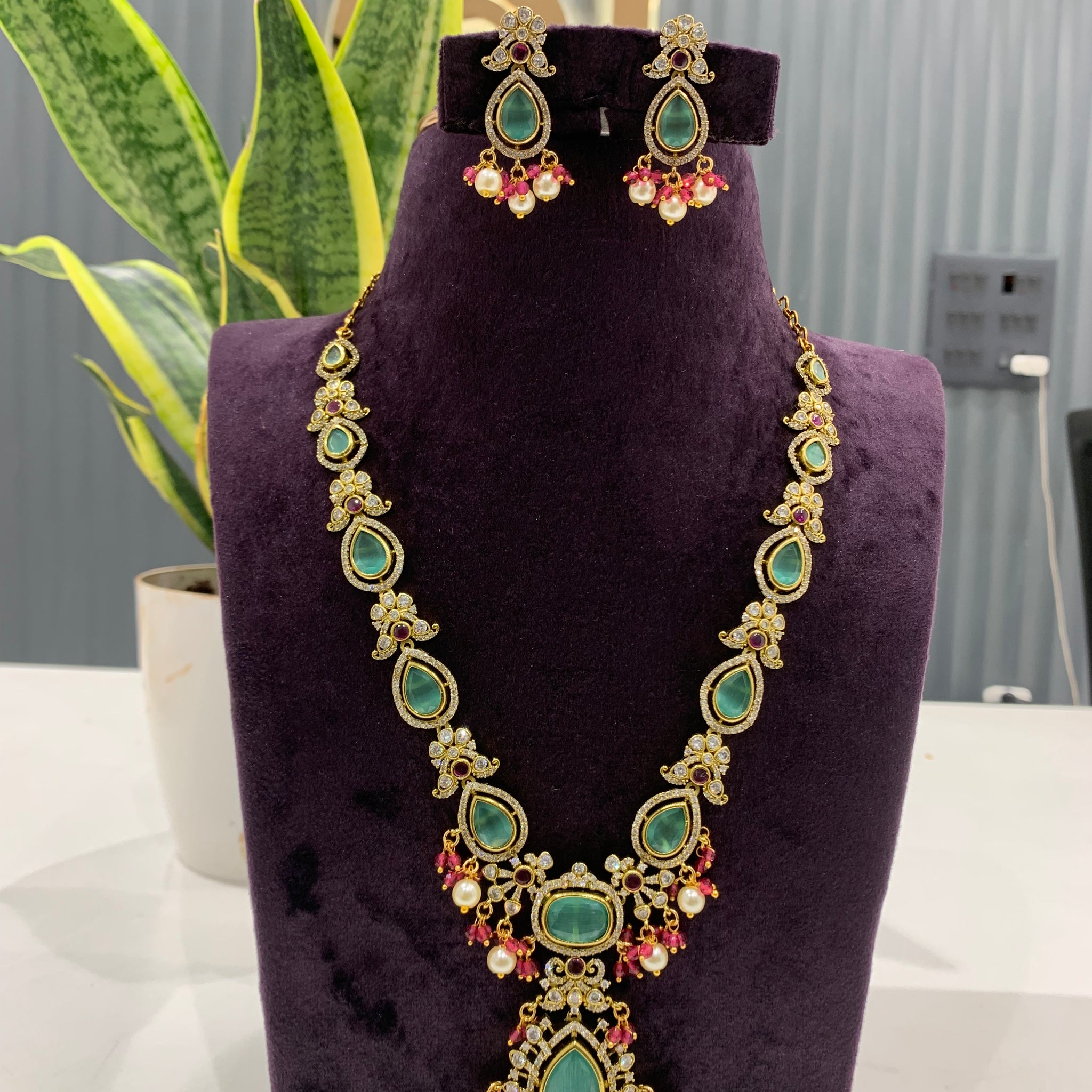 Beautiful trendy necklace