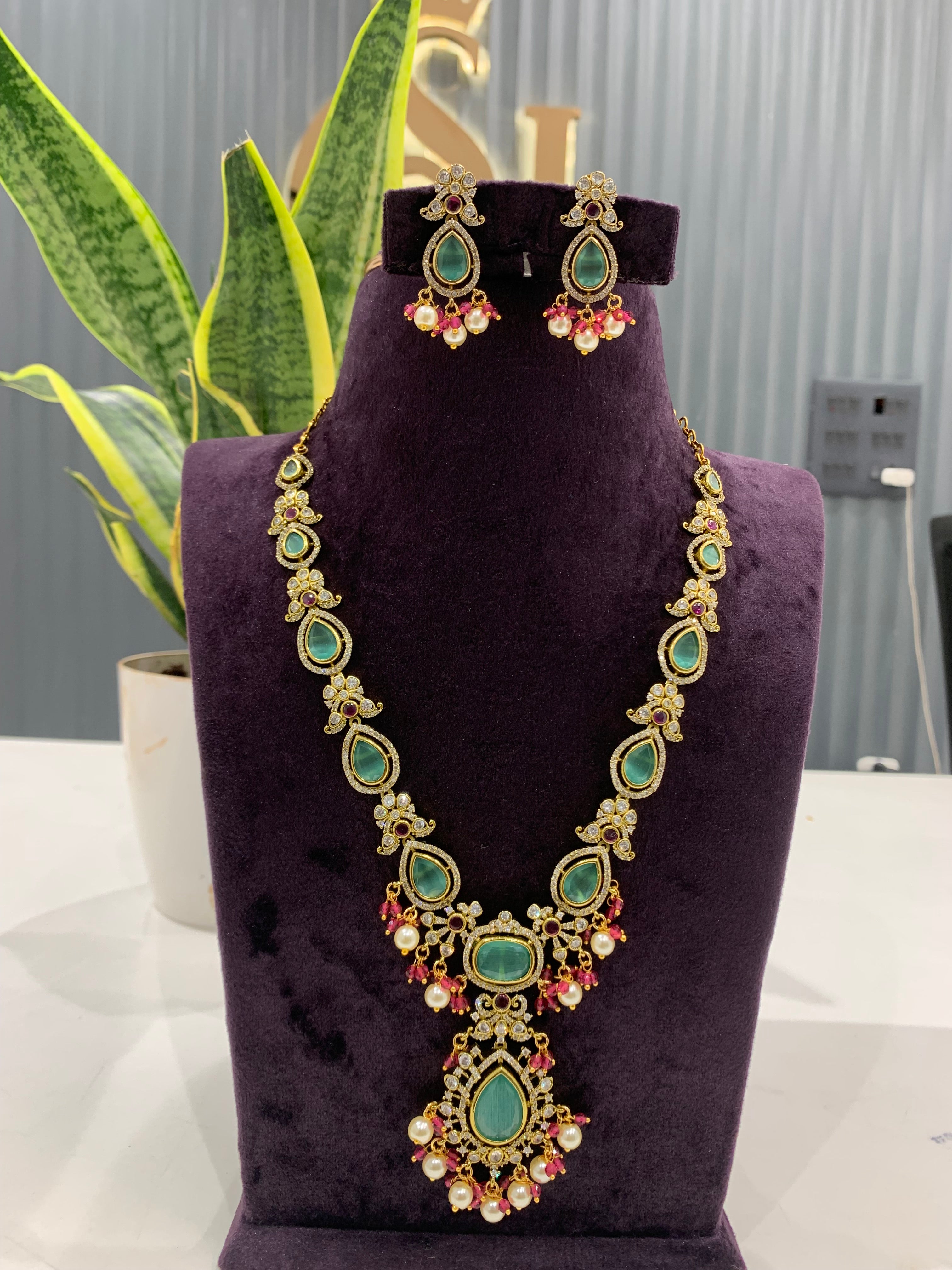 Beautiful trendy necklace