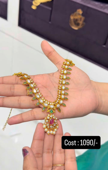 Beautiful short necklace