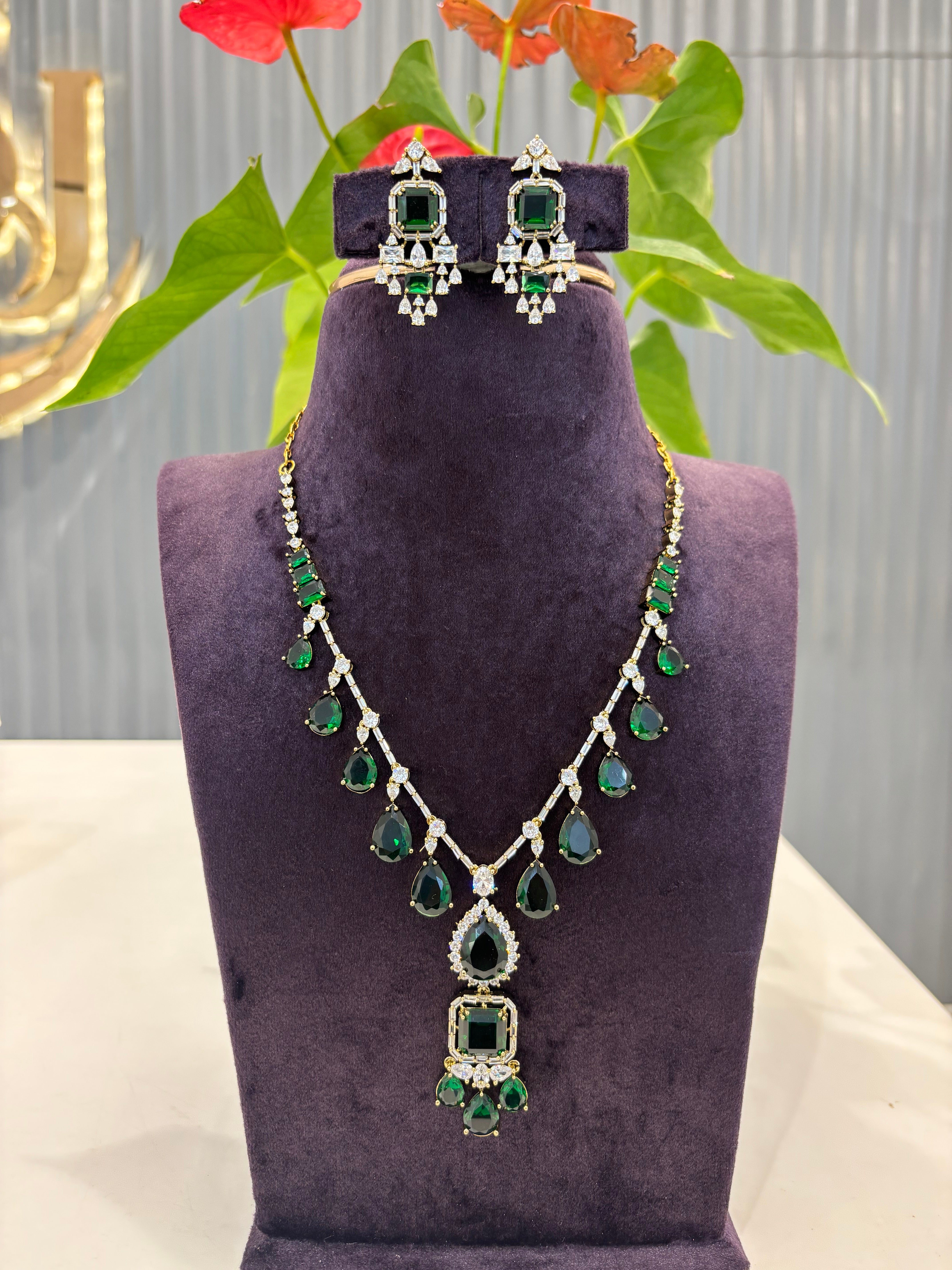 Beautiful Emerald Green stone necklace