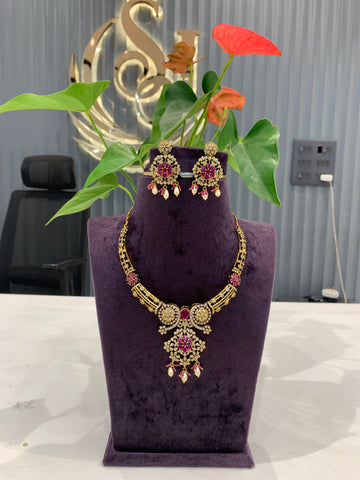 Beautiful ruby stone kanti pattern necklace