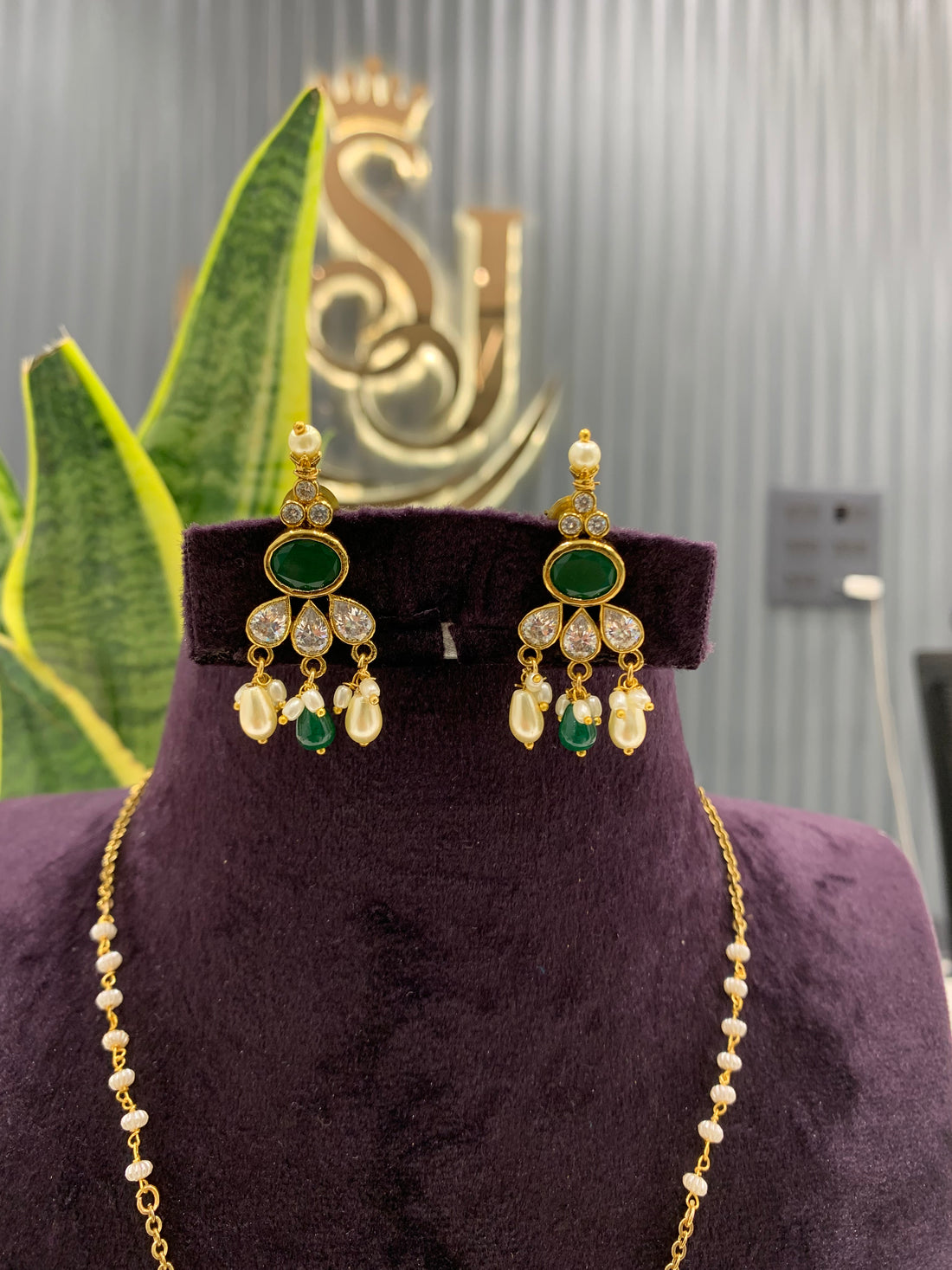 Beautiful chain set