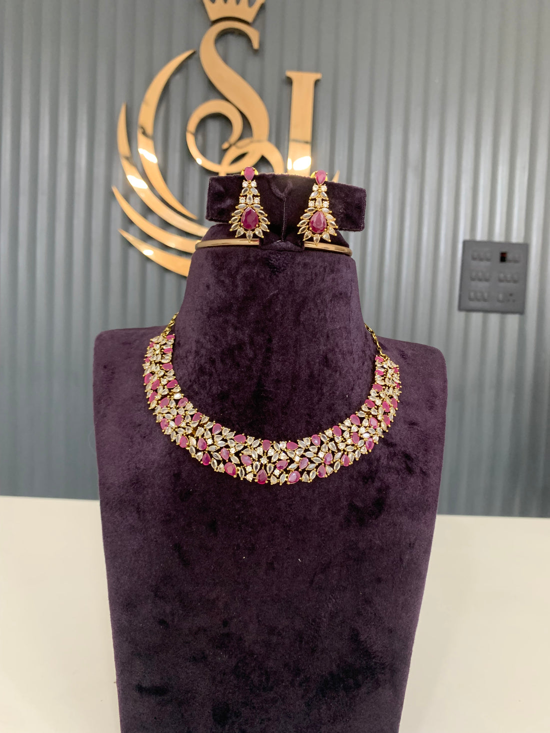 Beautiful choker set