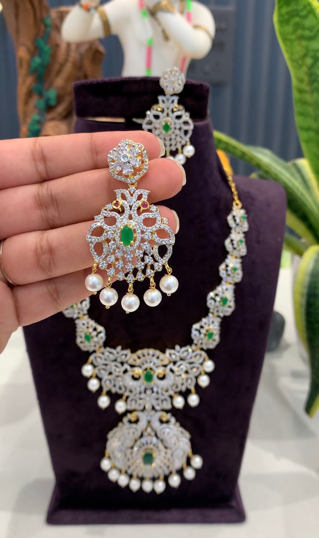 Beautiful GJ polish short necklace
