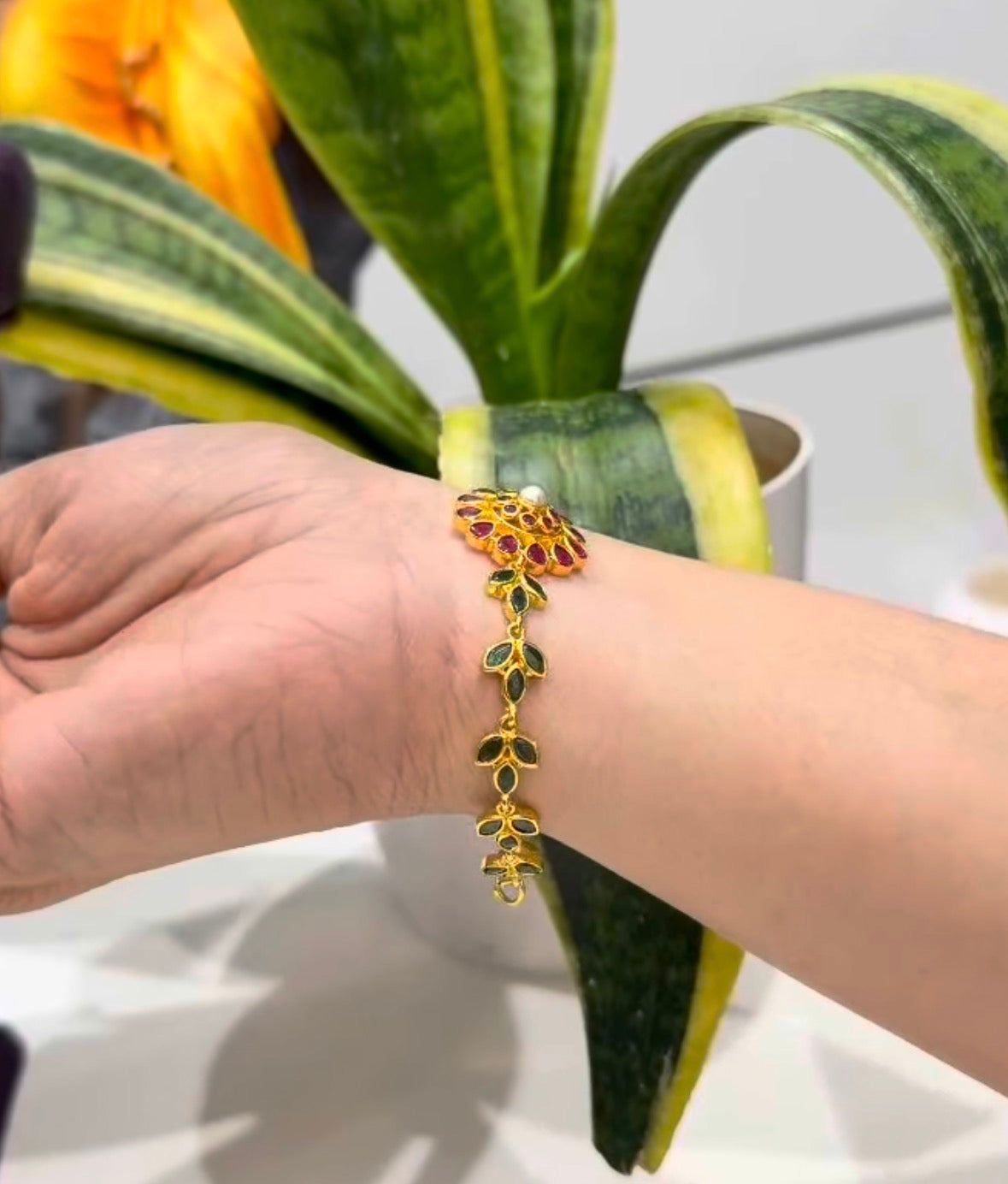 Beautiful Leaf Style Bracelet