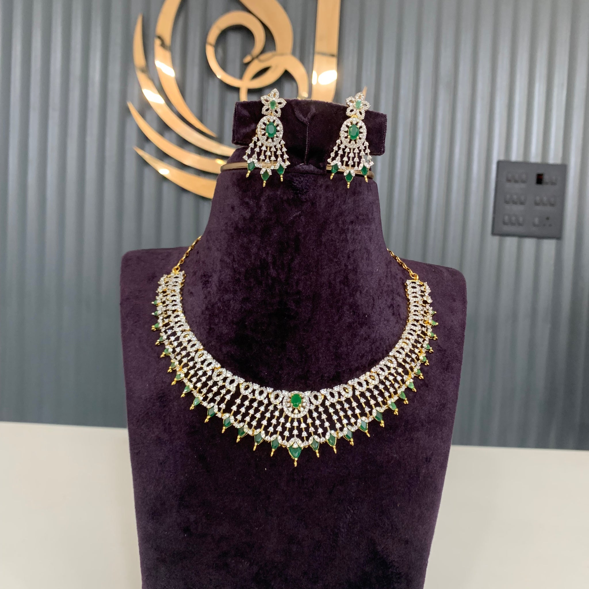 Beautiful GJ chocker