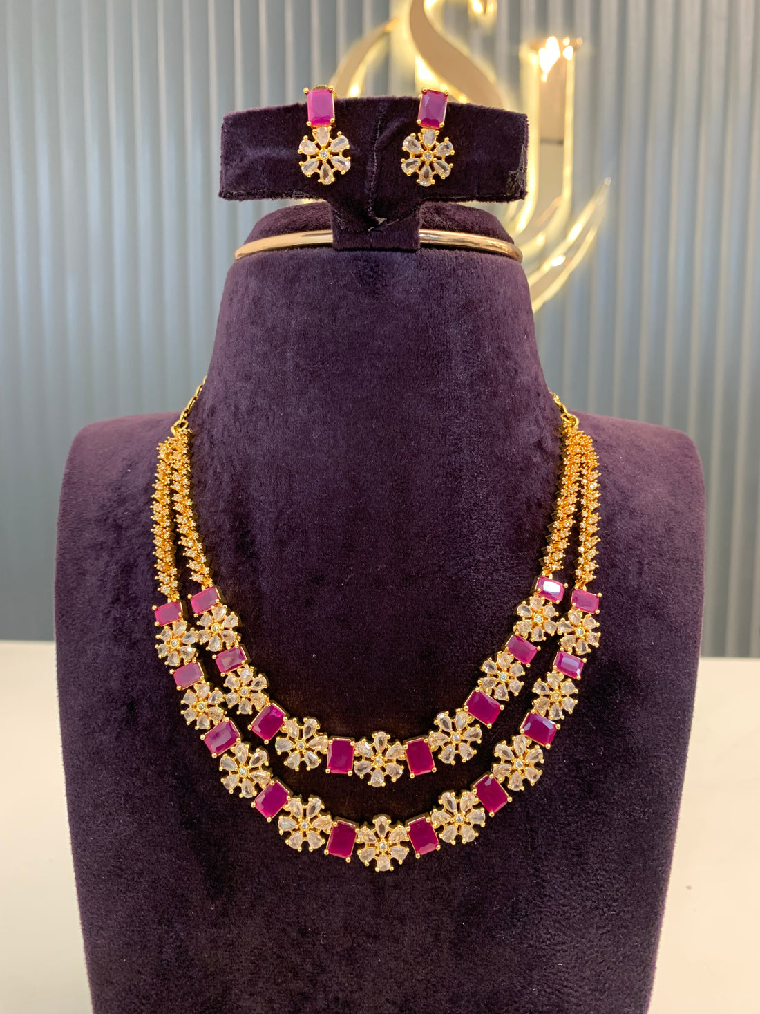 Beautiful 2 step necklace