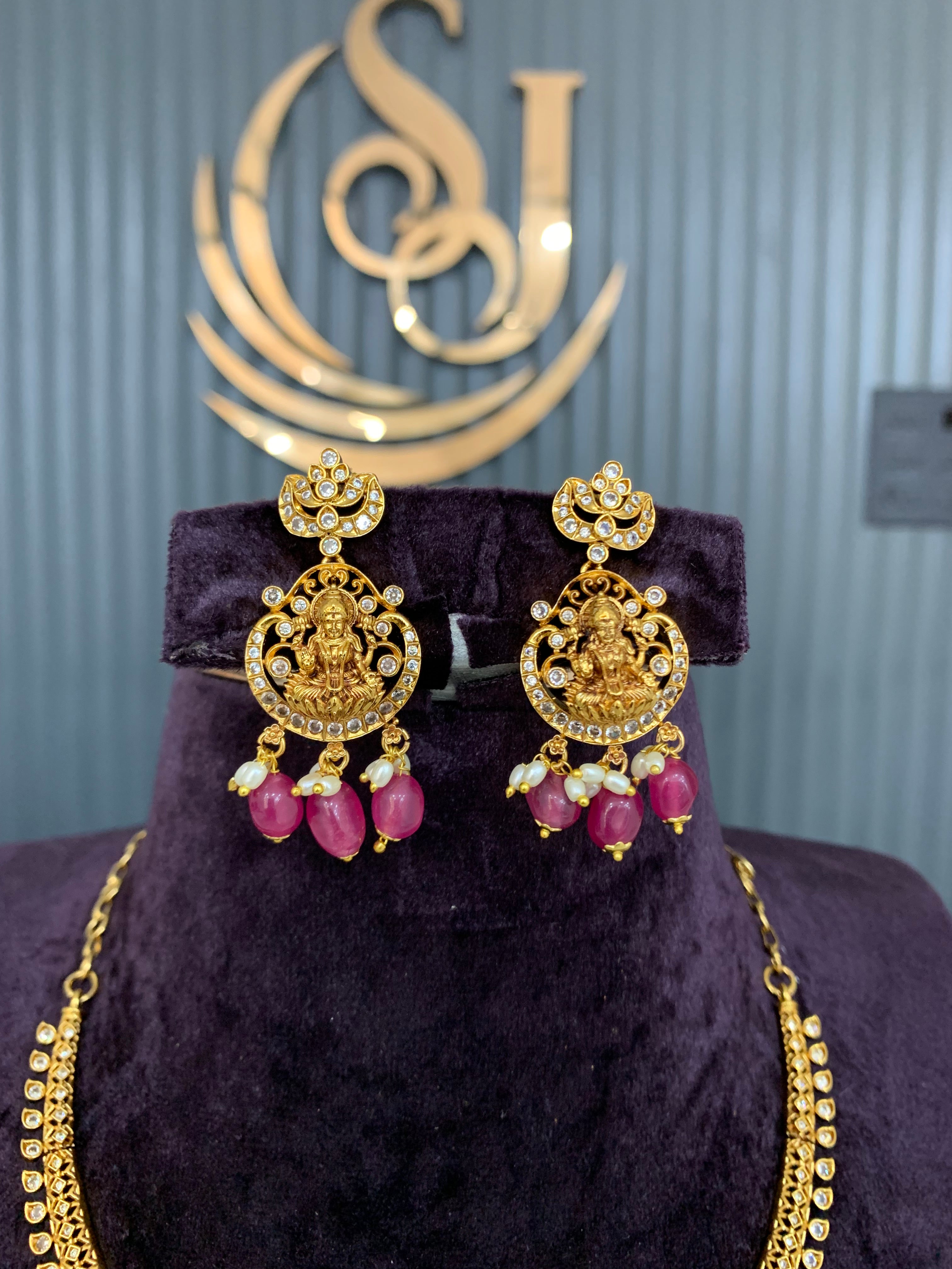 Beautiful necklace