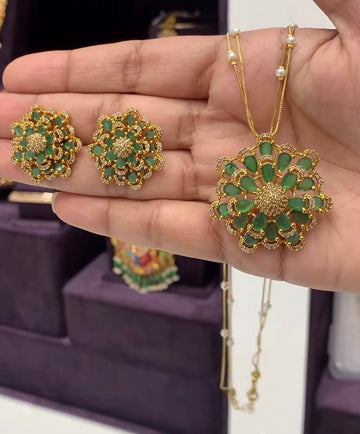 Beautiful Green Stone Pendent set With Fancy Chain