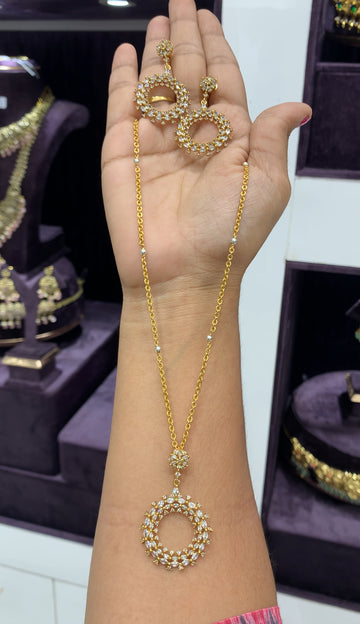 Beautiful stylish pendant set with beautiful chain