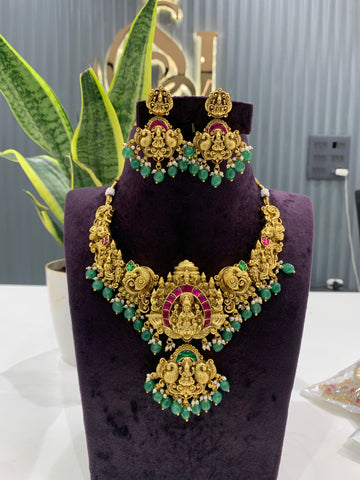 Beautiful jadav stone mini necklace