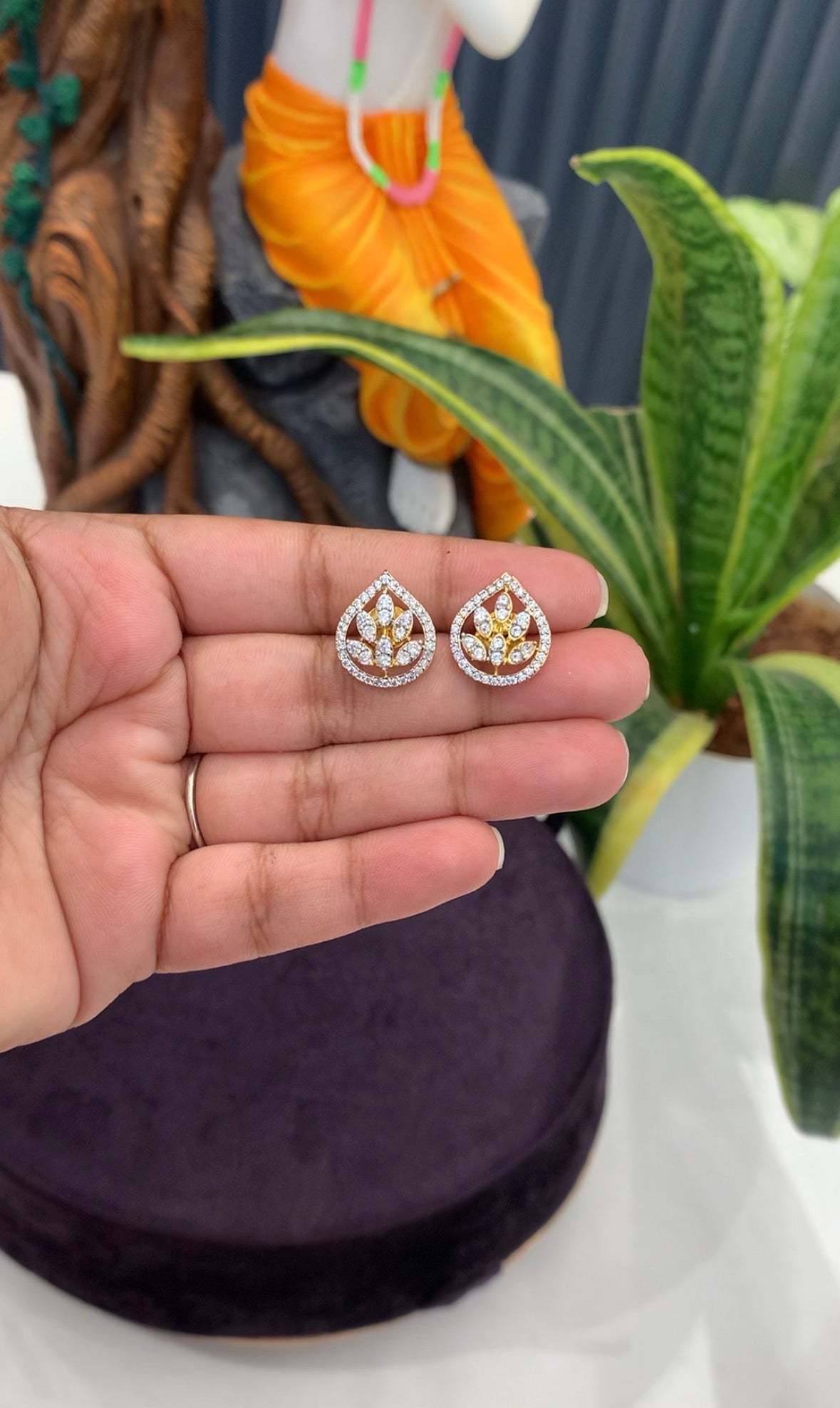 Beautiful diamond replica studs with pushback