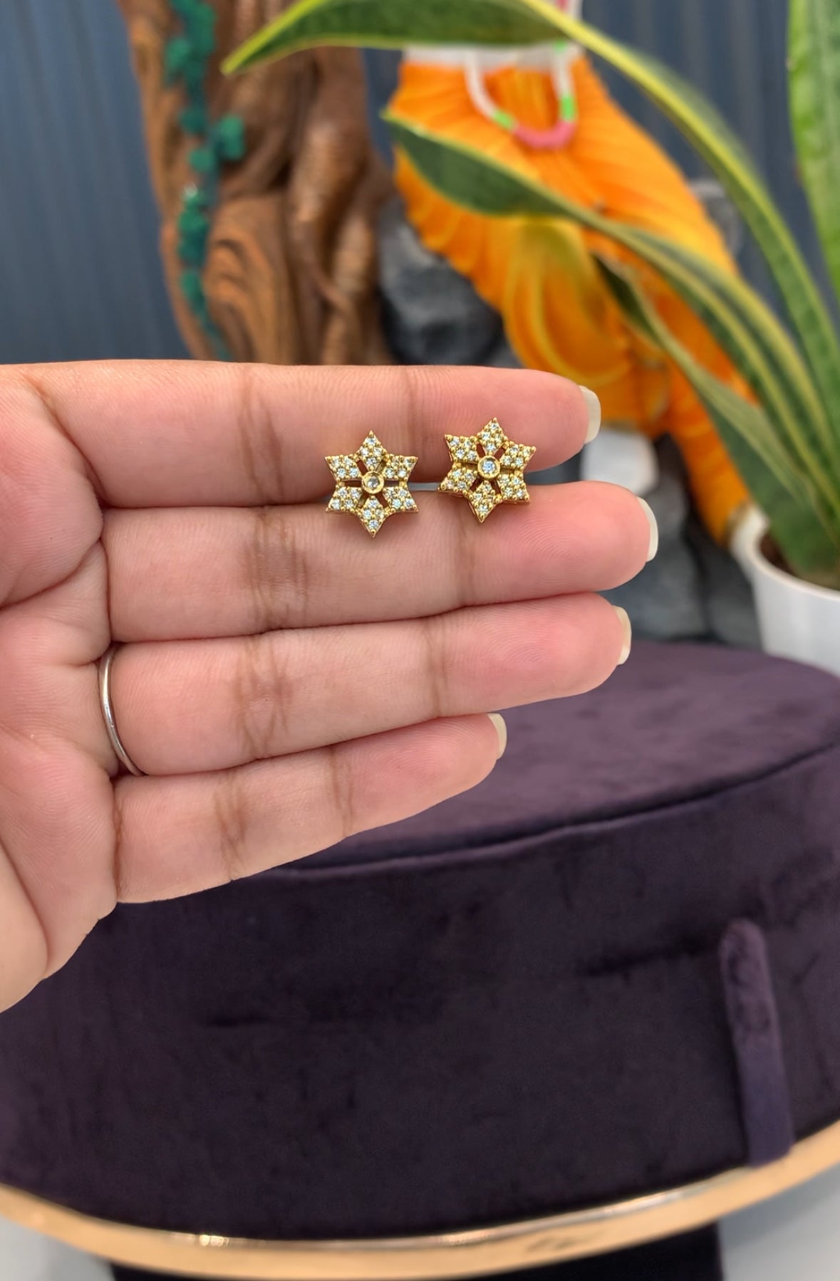 Beautiful white stone Back screw studs