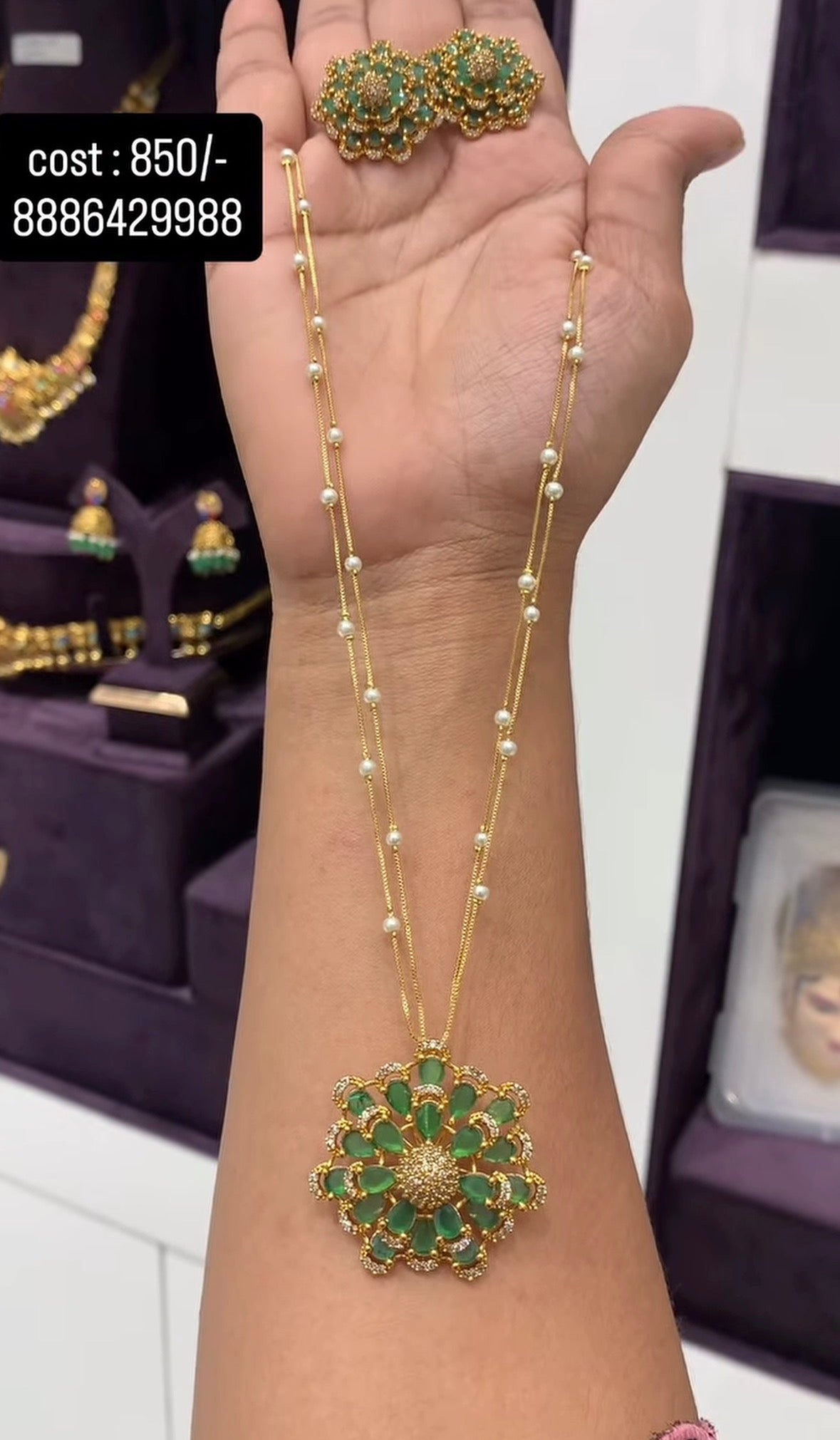 Beautiful Green Stone Pendent set With Fancy Chain