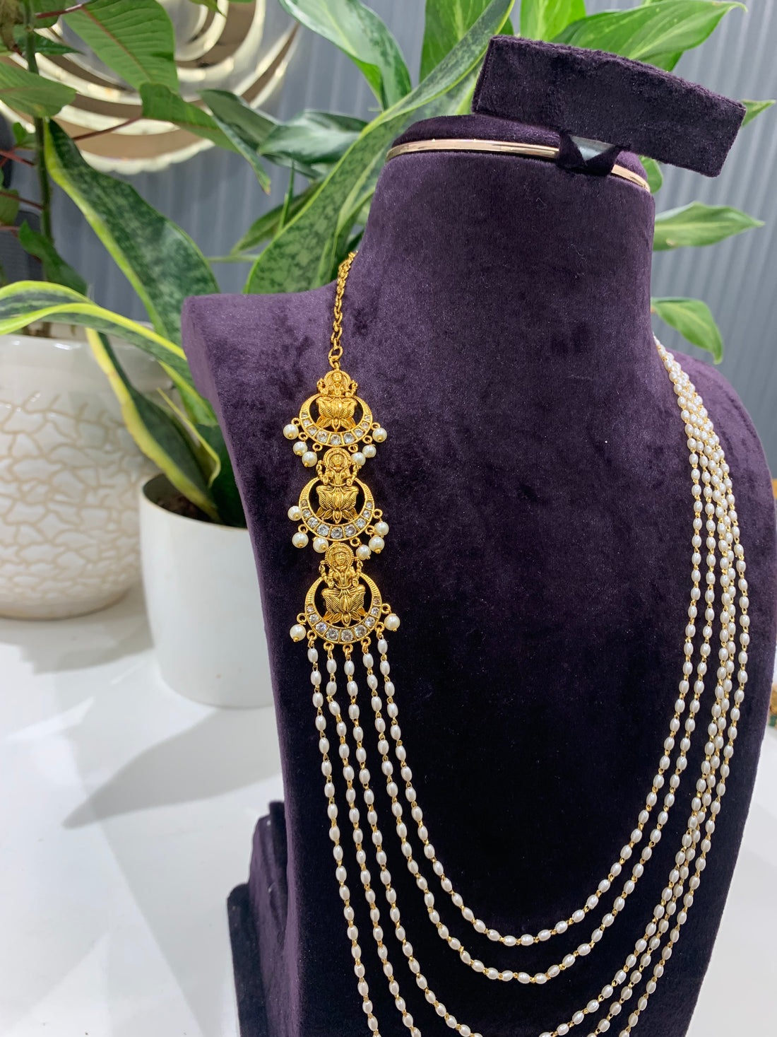 Beautiful pearls step customised chain set