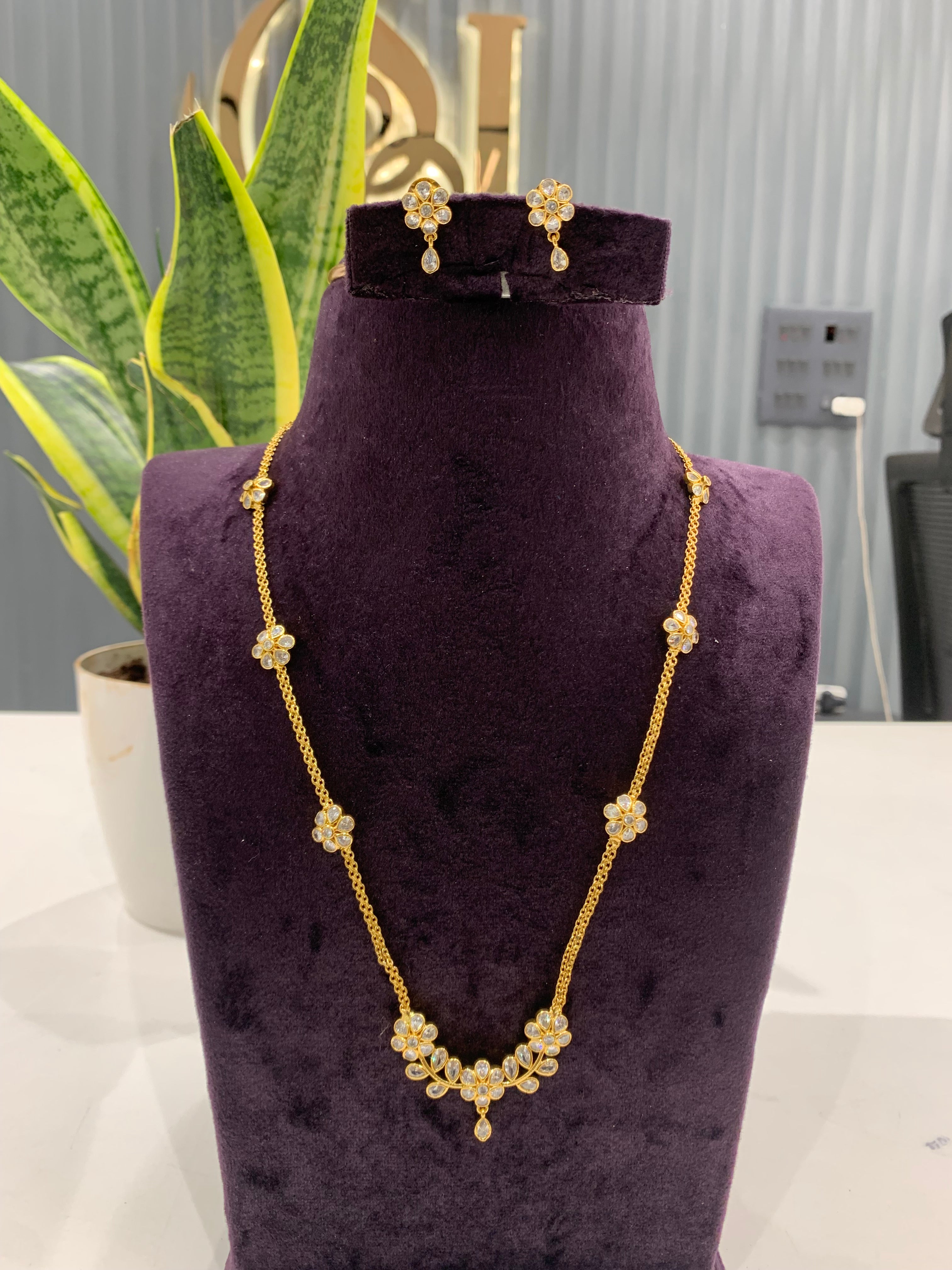 Beautiful chain set