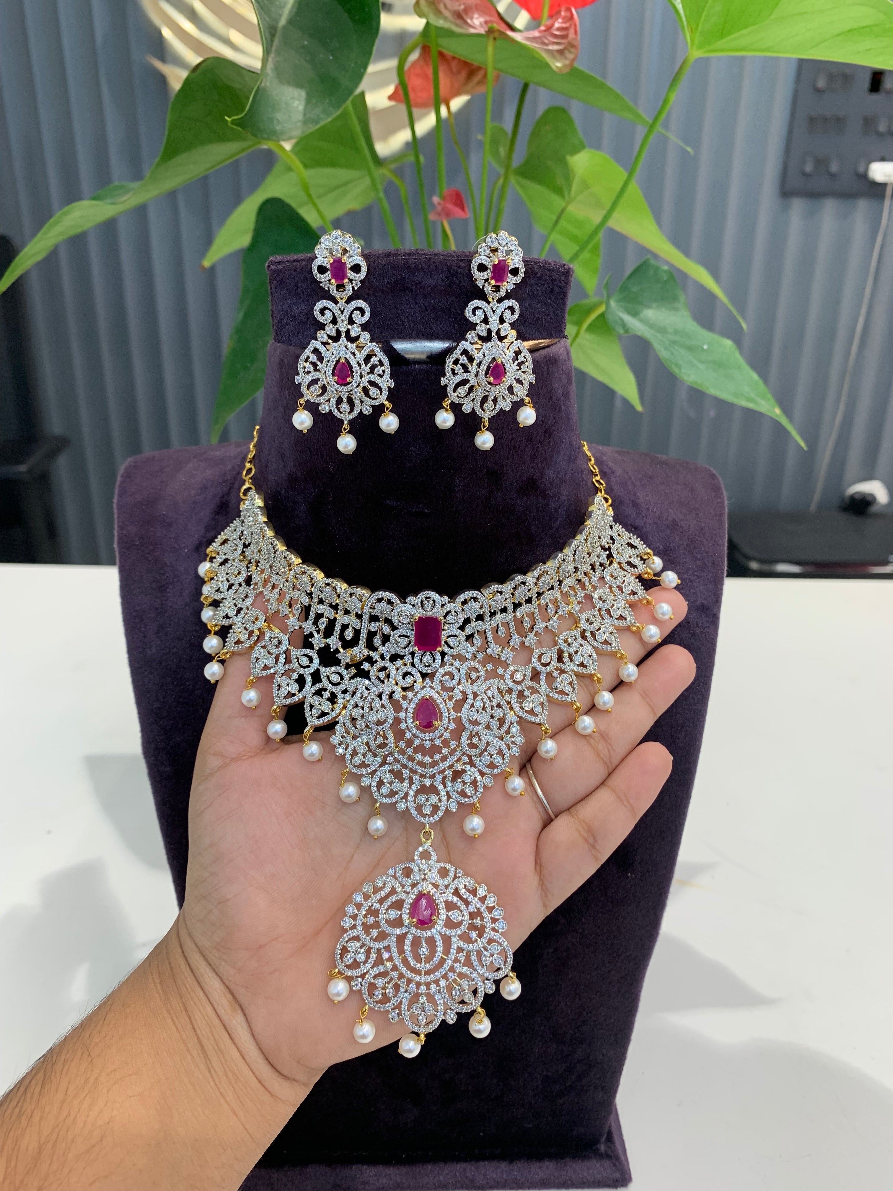 Beautiful GJ polish chocker