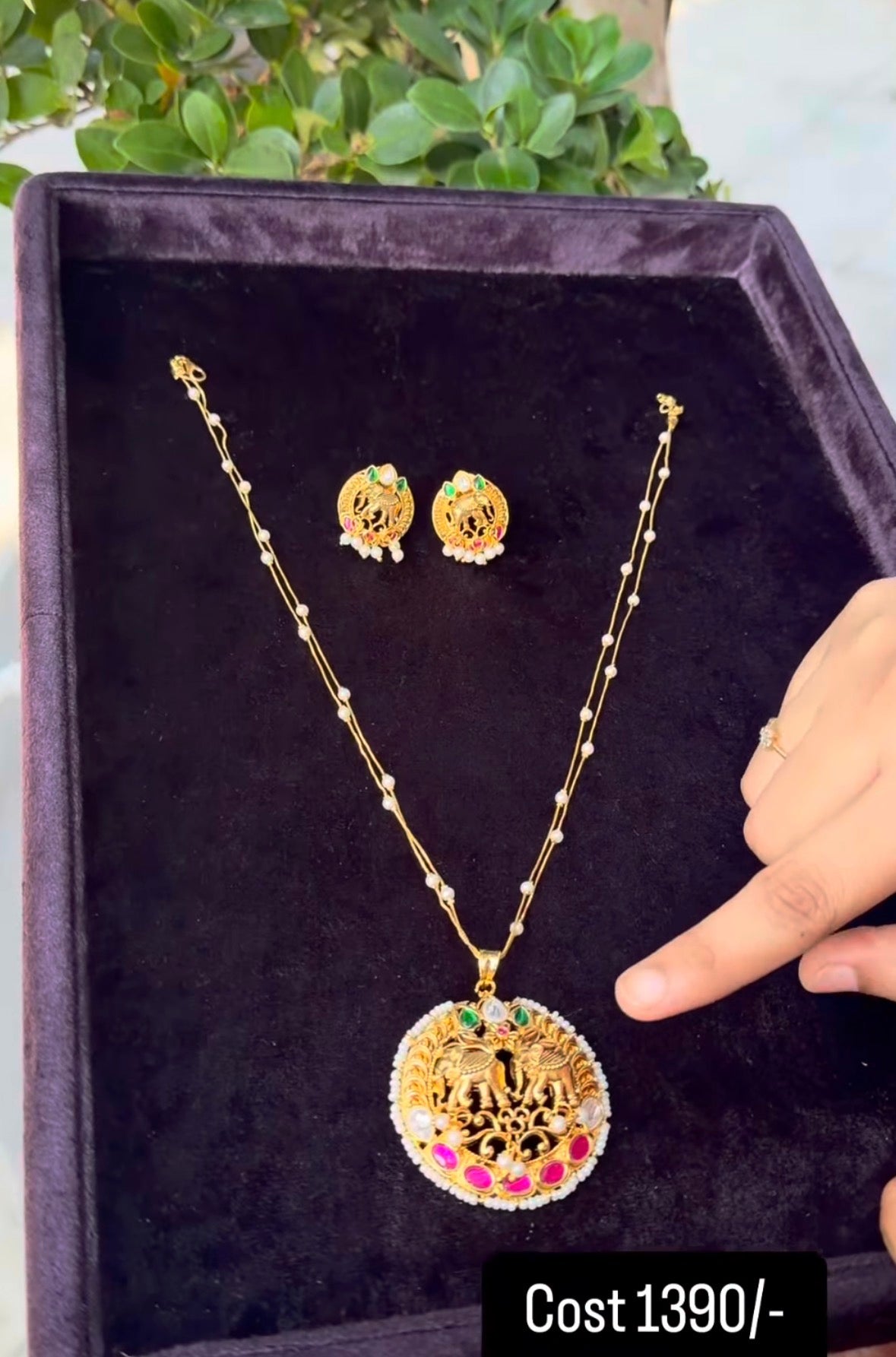 Beautiful pendant set with fancy  chain 2 line