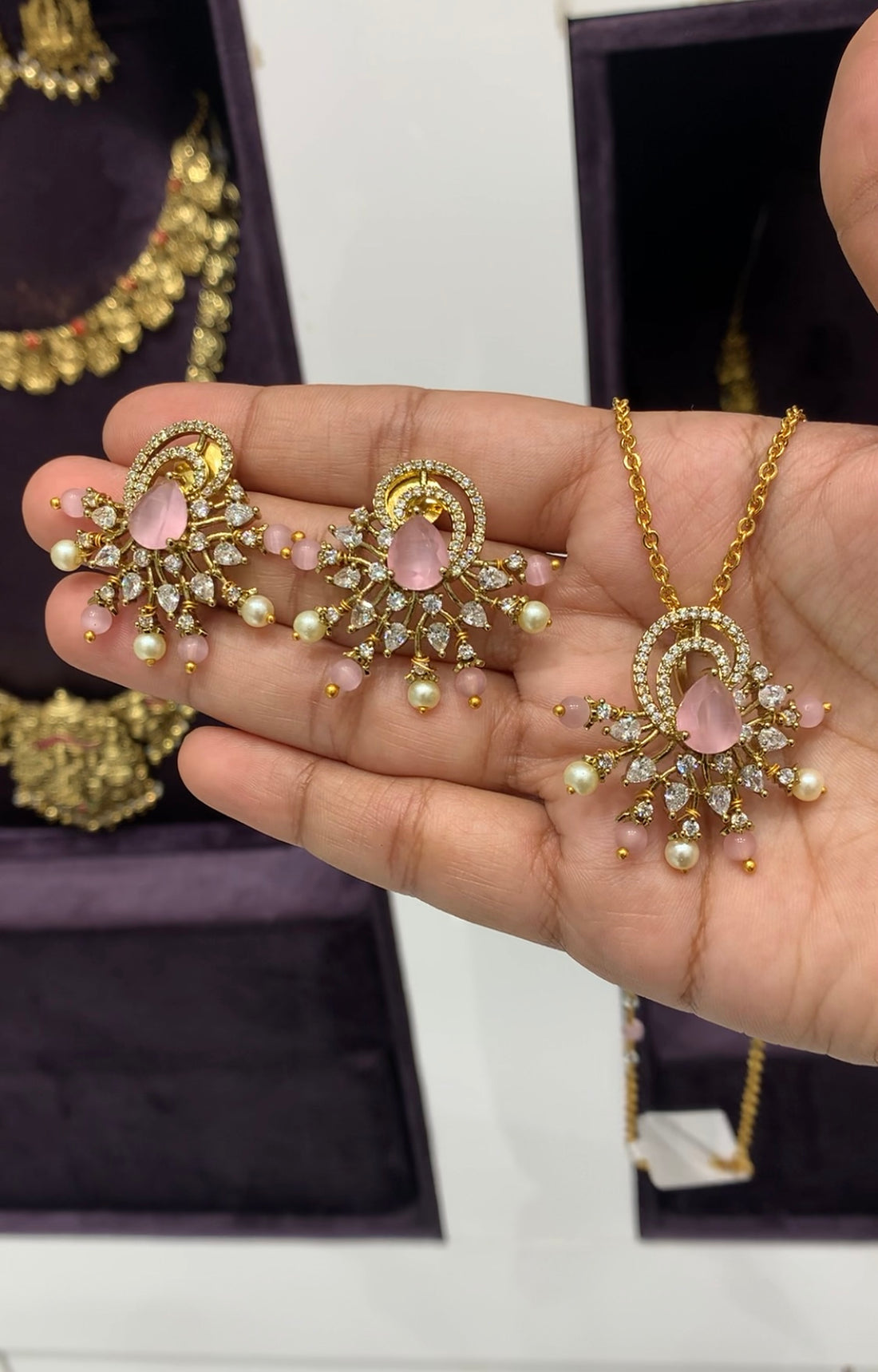 Beautiful locket set with Chain