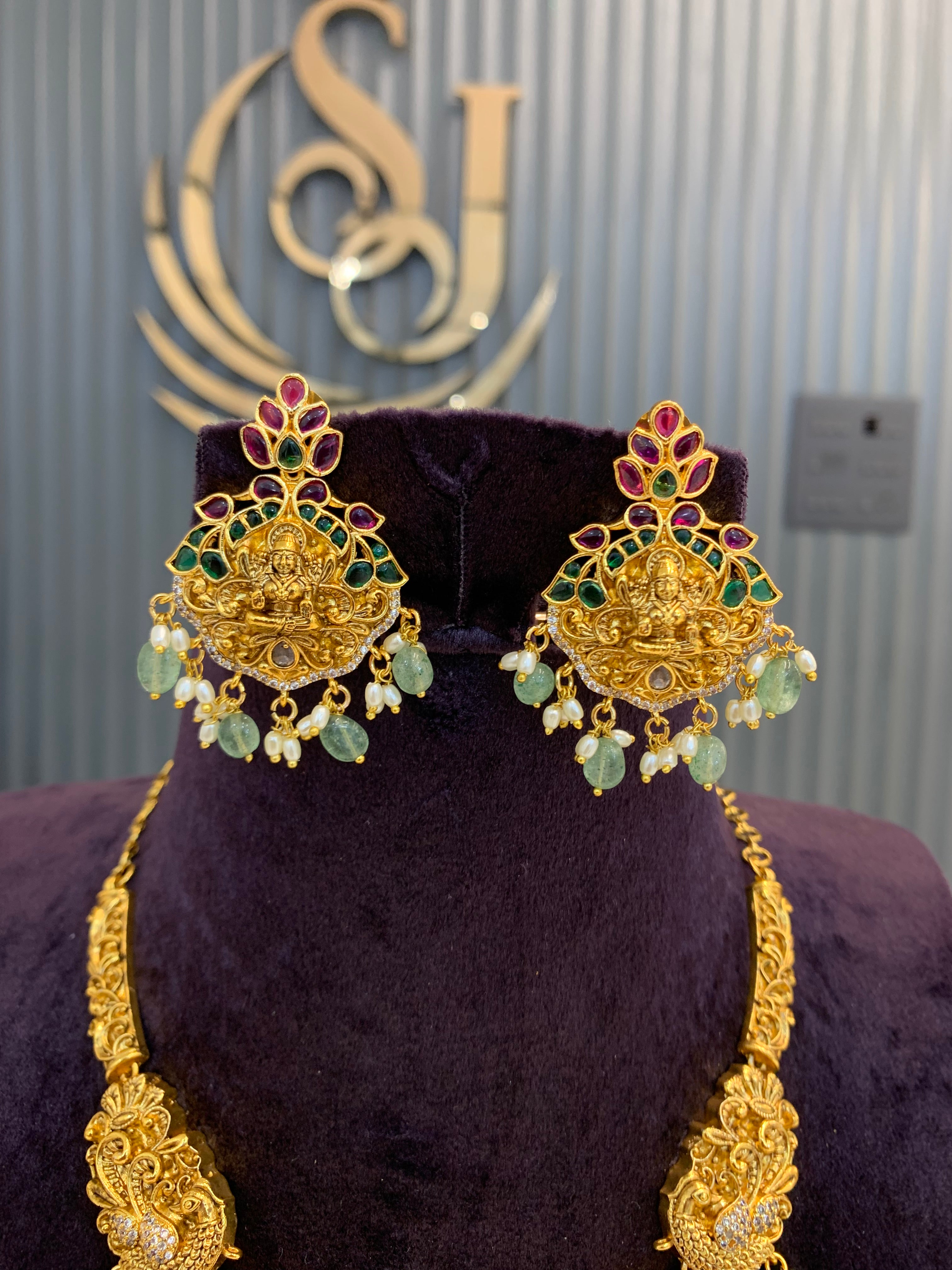 Beautiful premium necklace