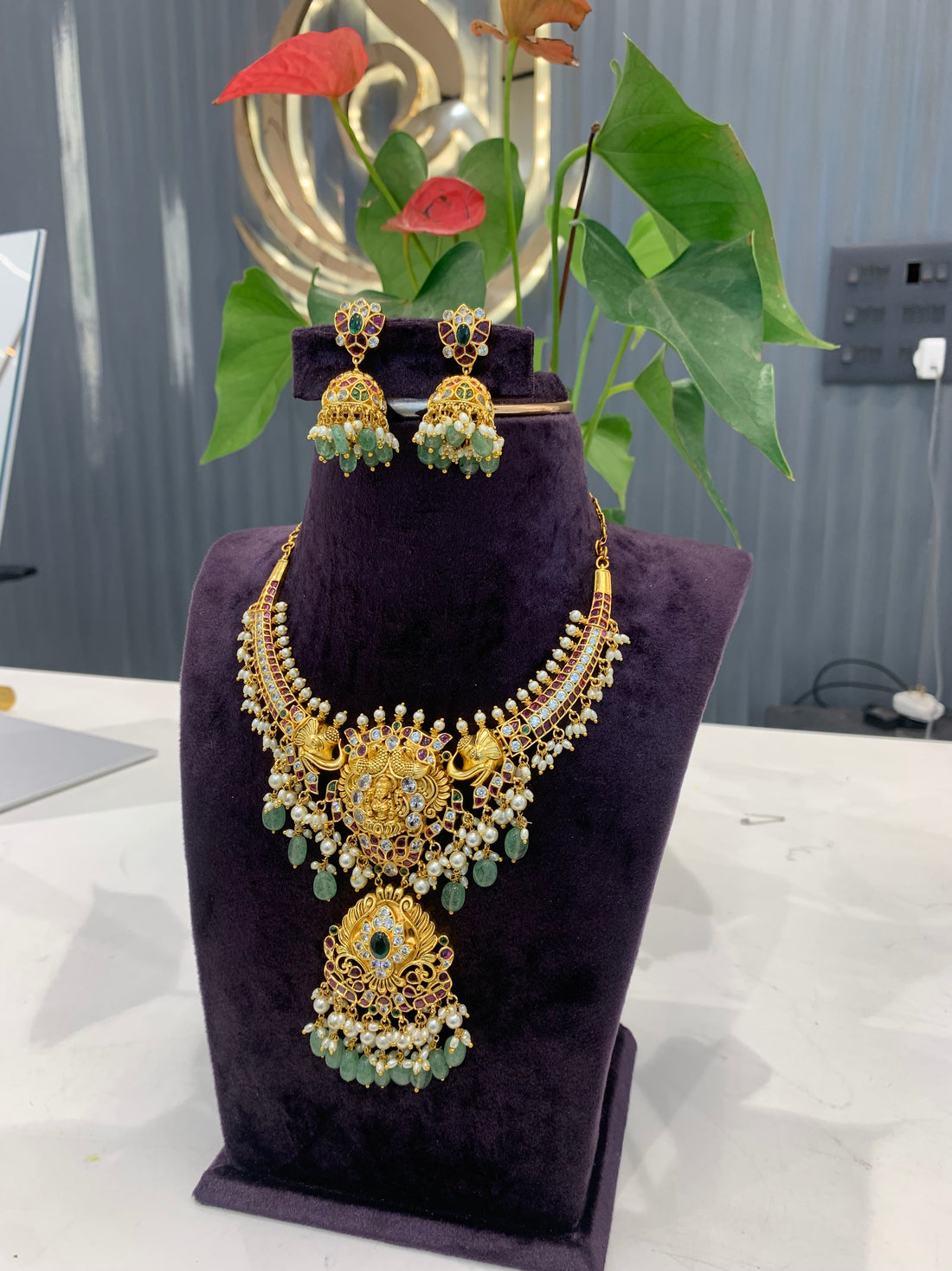 Beautiful jadav kundhan  style kanti pattern neckset