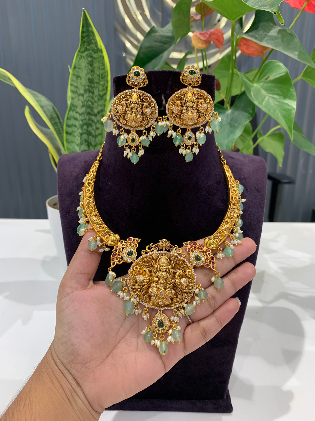 Beautiful kanti necklace