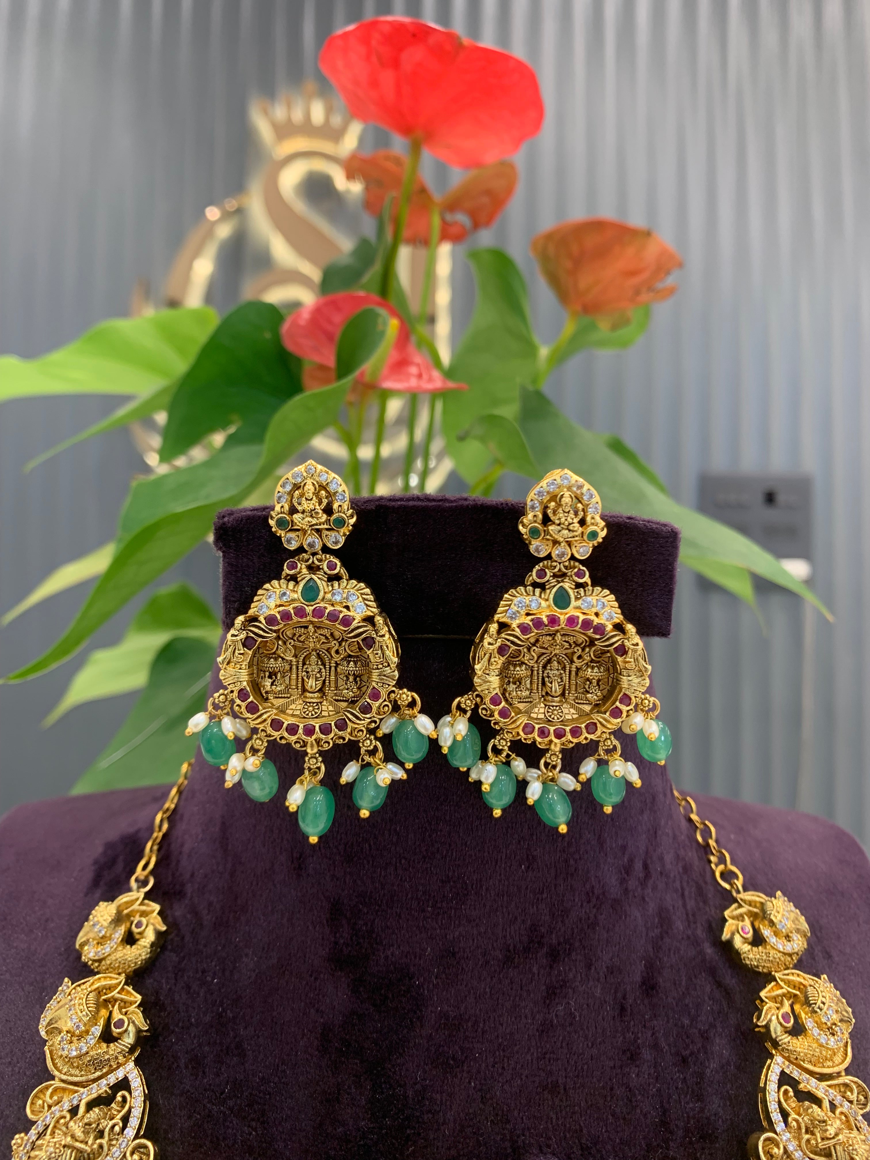 Beautiful premium 3D traditional necklace