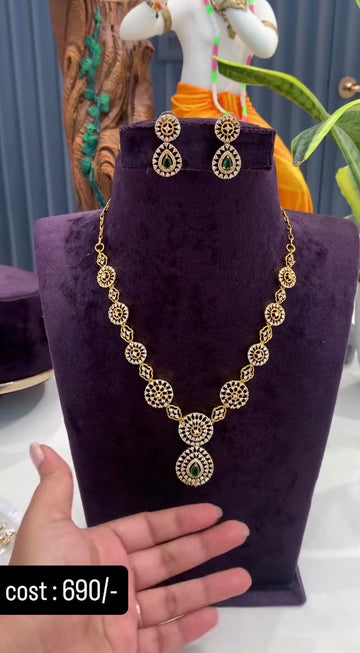Beautiful party wear necklace