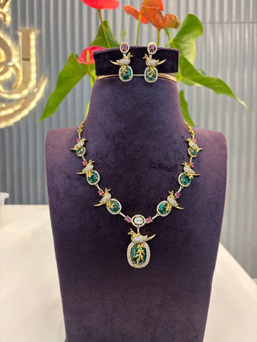 Beautiful Mint Green Parrot Necklace
