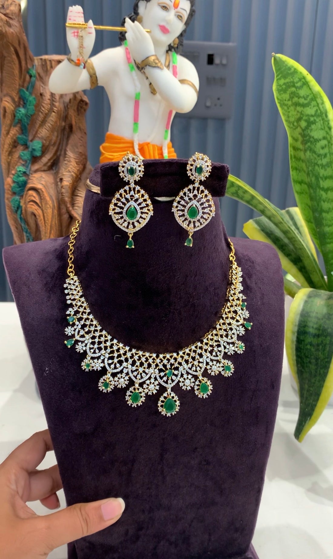 Beautiful GJ polish mini chocker earrings with screwback