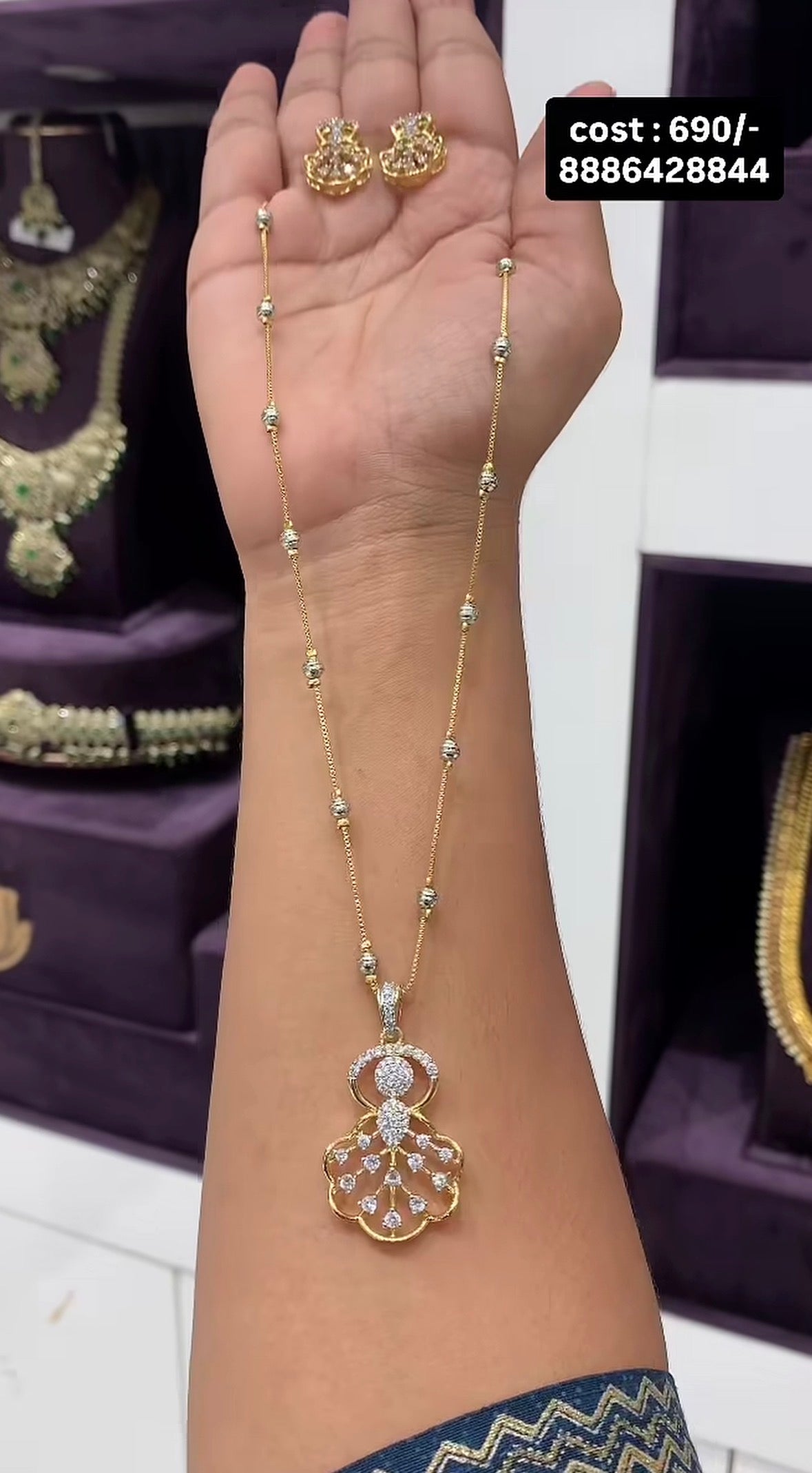 Beautiful pendent set