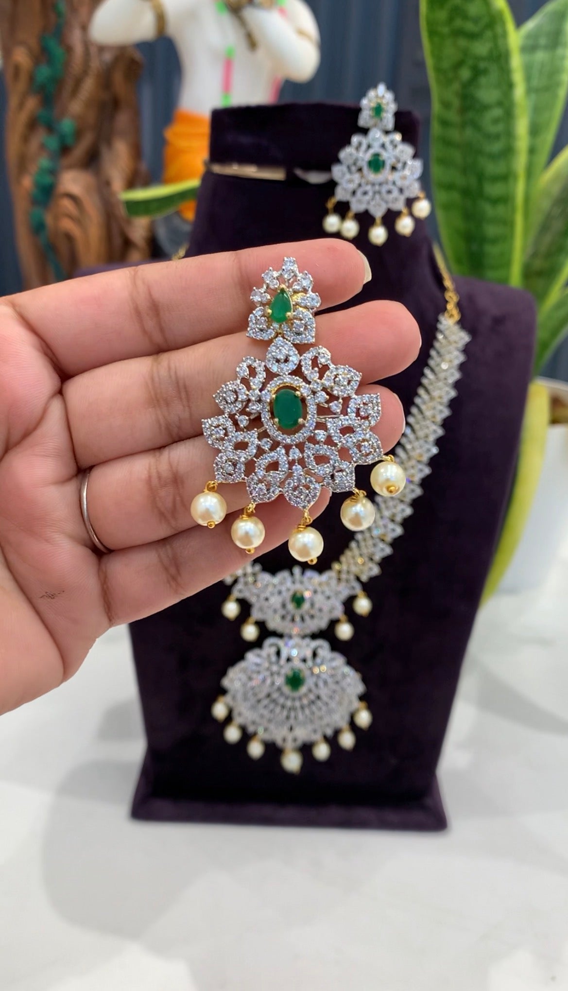 Beautiful GJ polish necklace