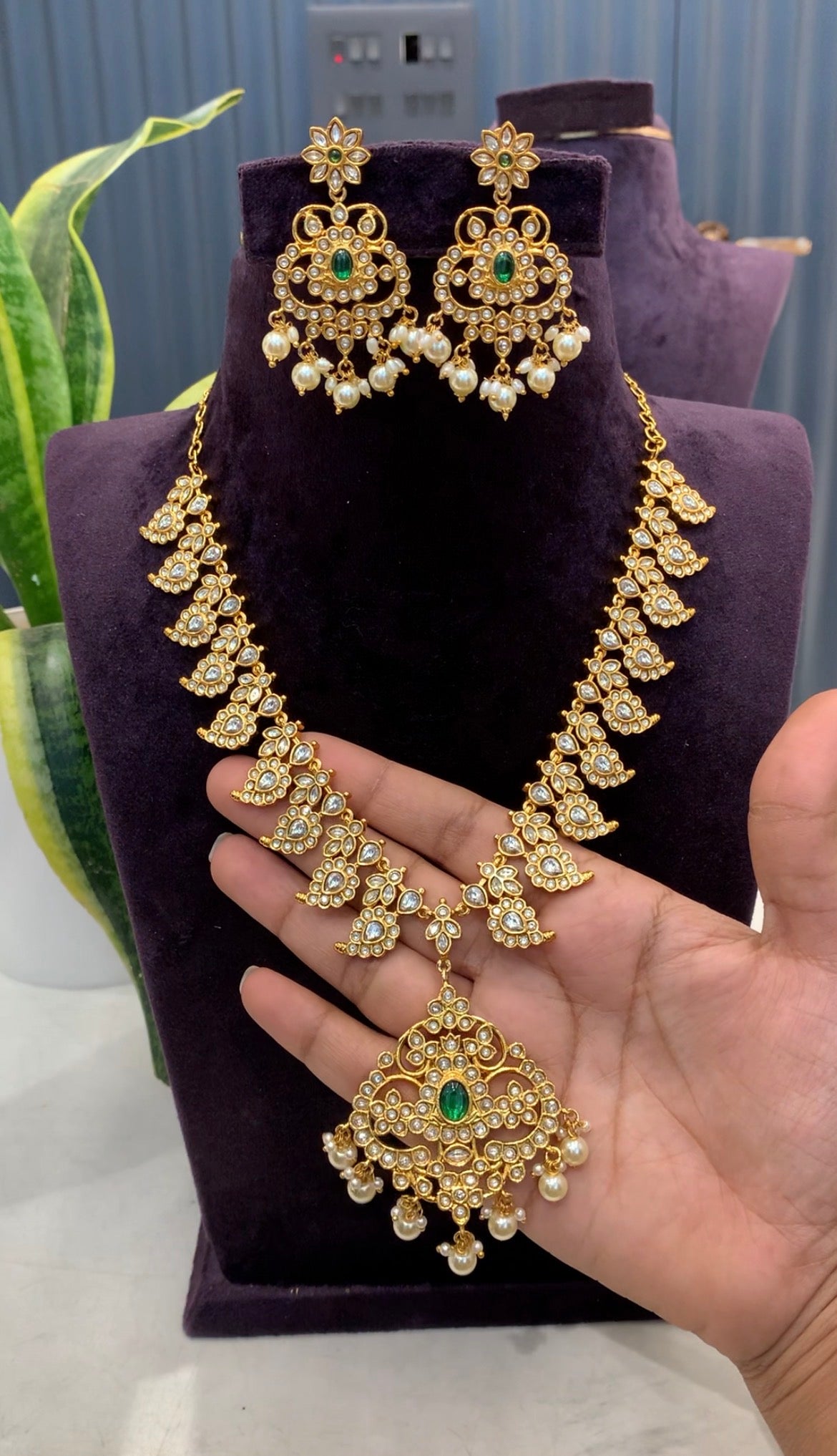 Beautiful 2 in 1 mango style necklace