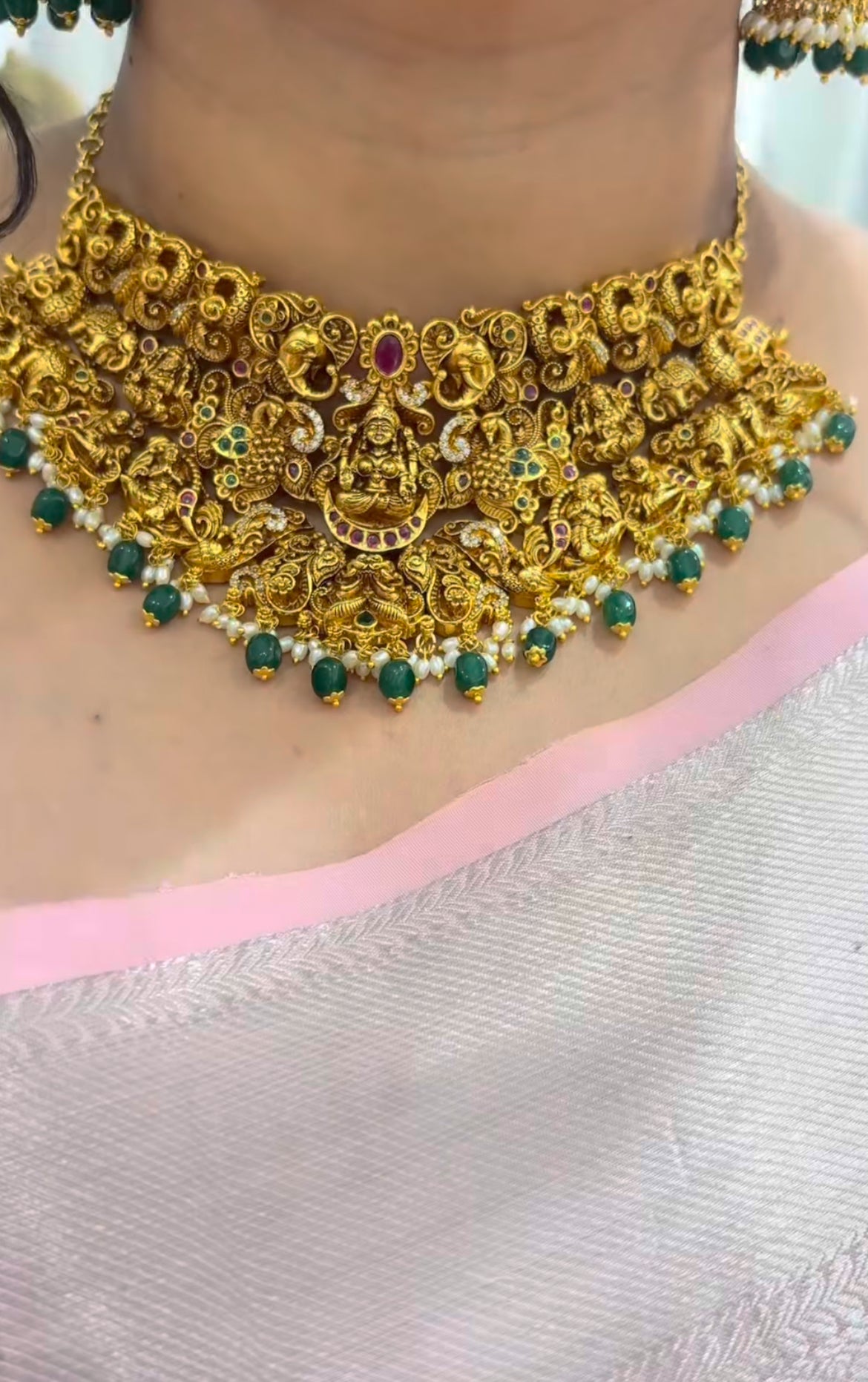 Beautiful premium heavy chocker set