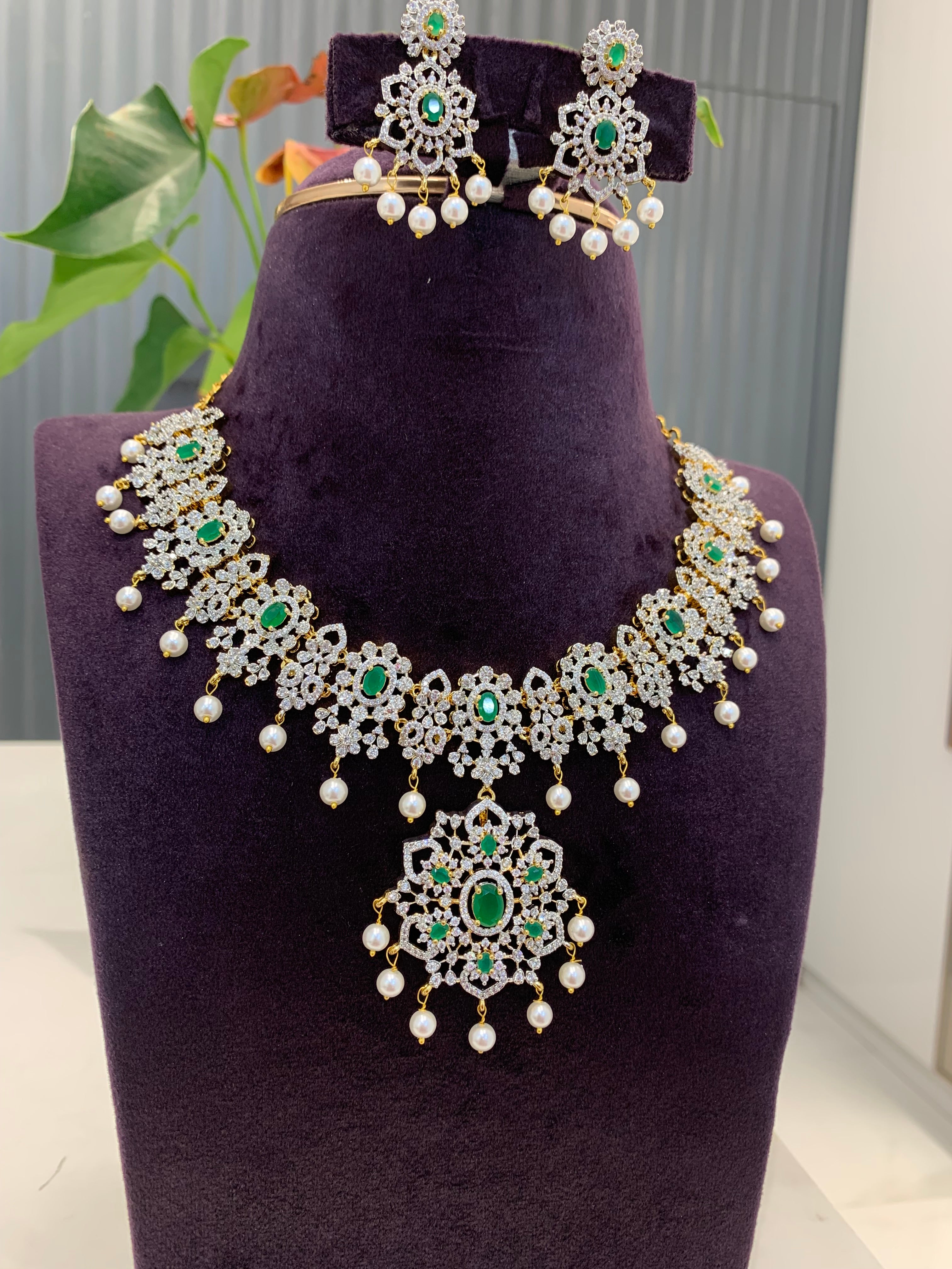 Beautiful Green stone GJ polish Necklace