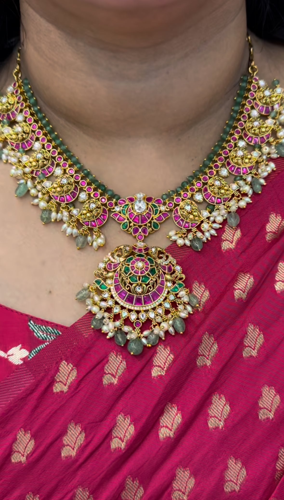 Beautiful jadav necklace