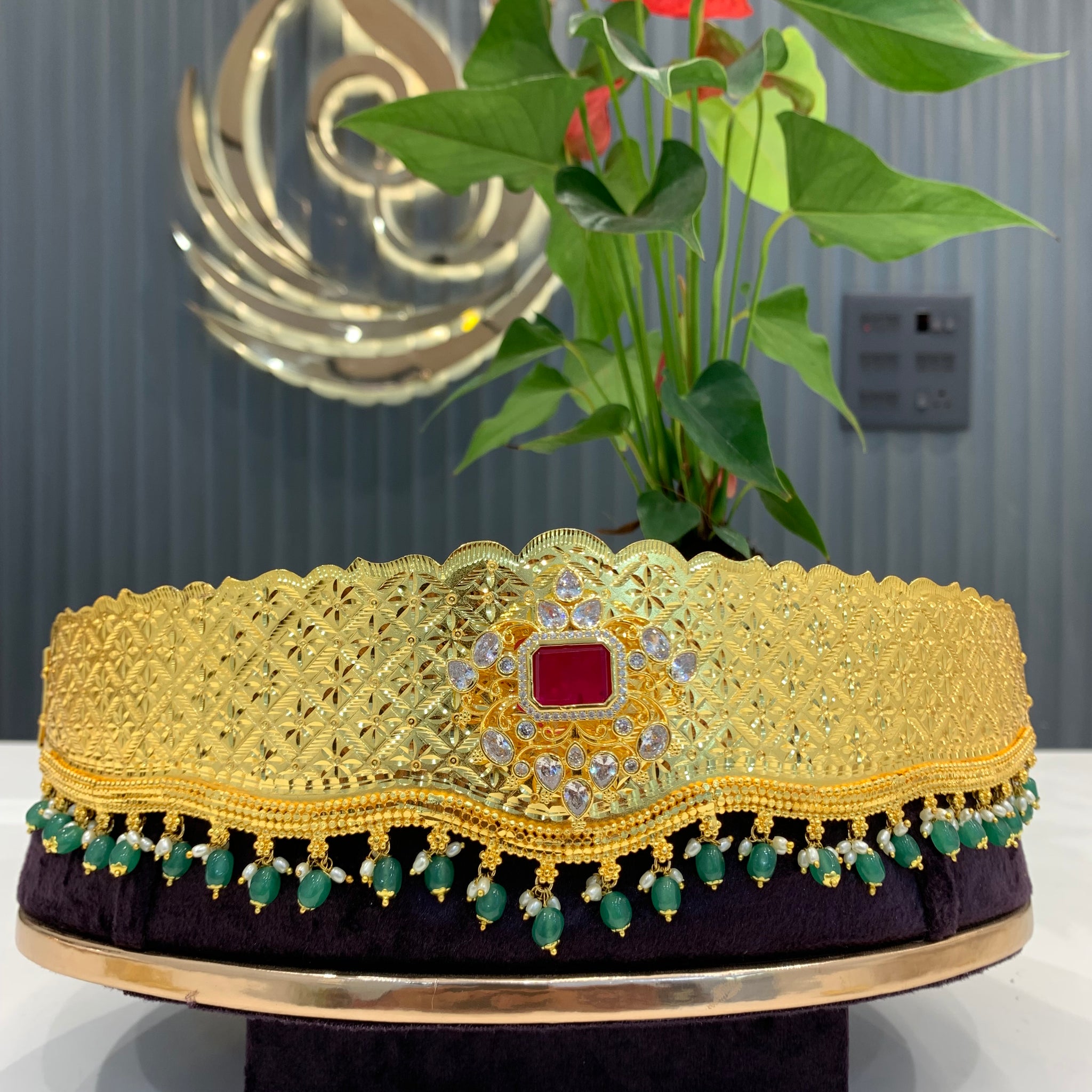 Beautiful vadanam with uncut stone locket