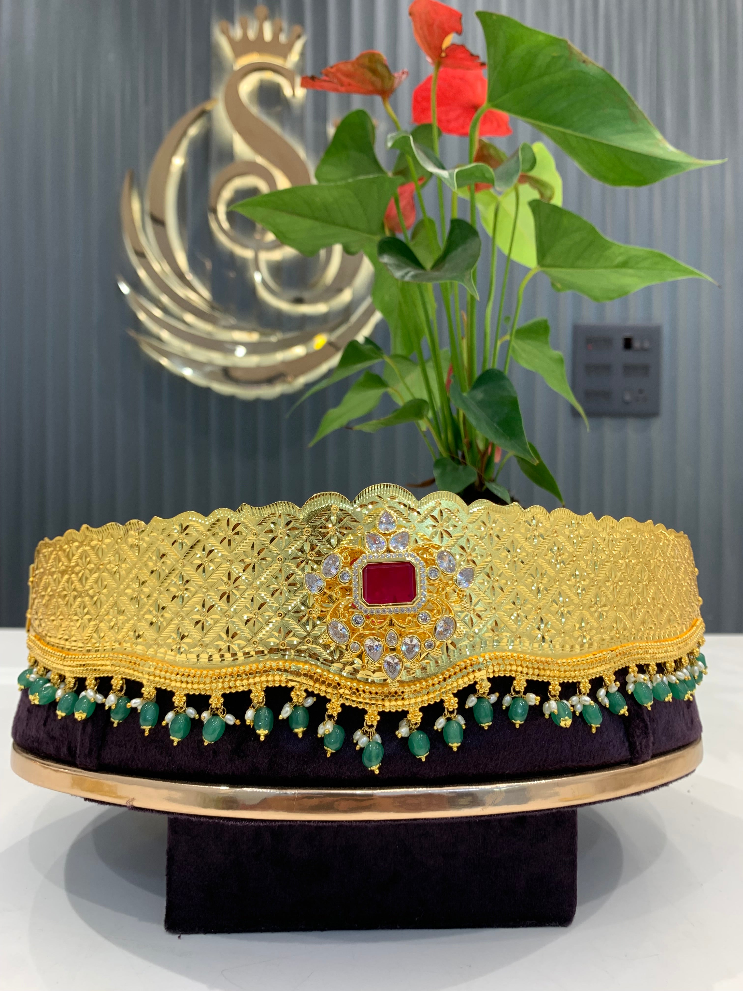 Beautiful vadanam with uncut stone locket