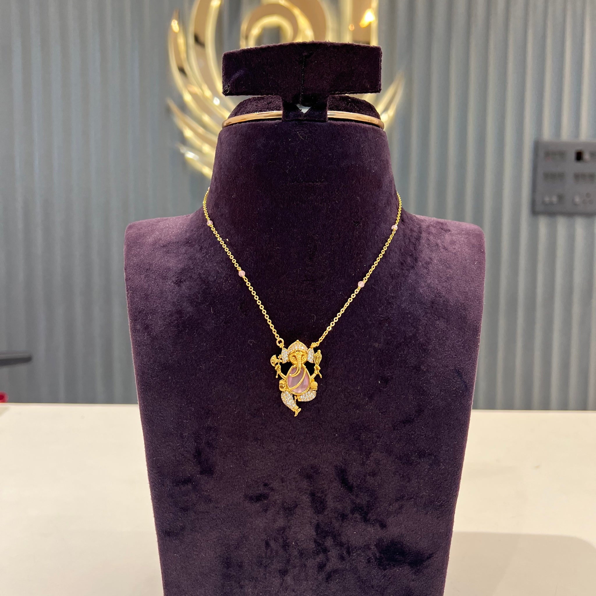 Vinayaka Locket simple chain