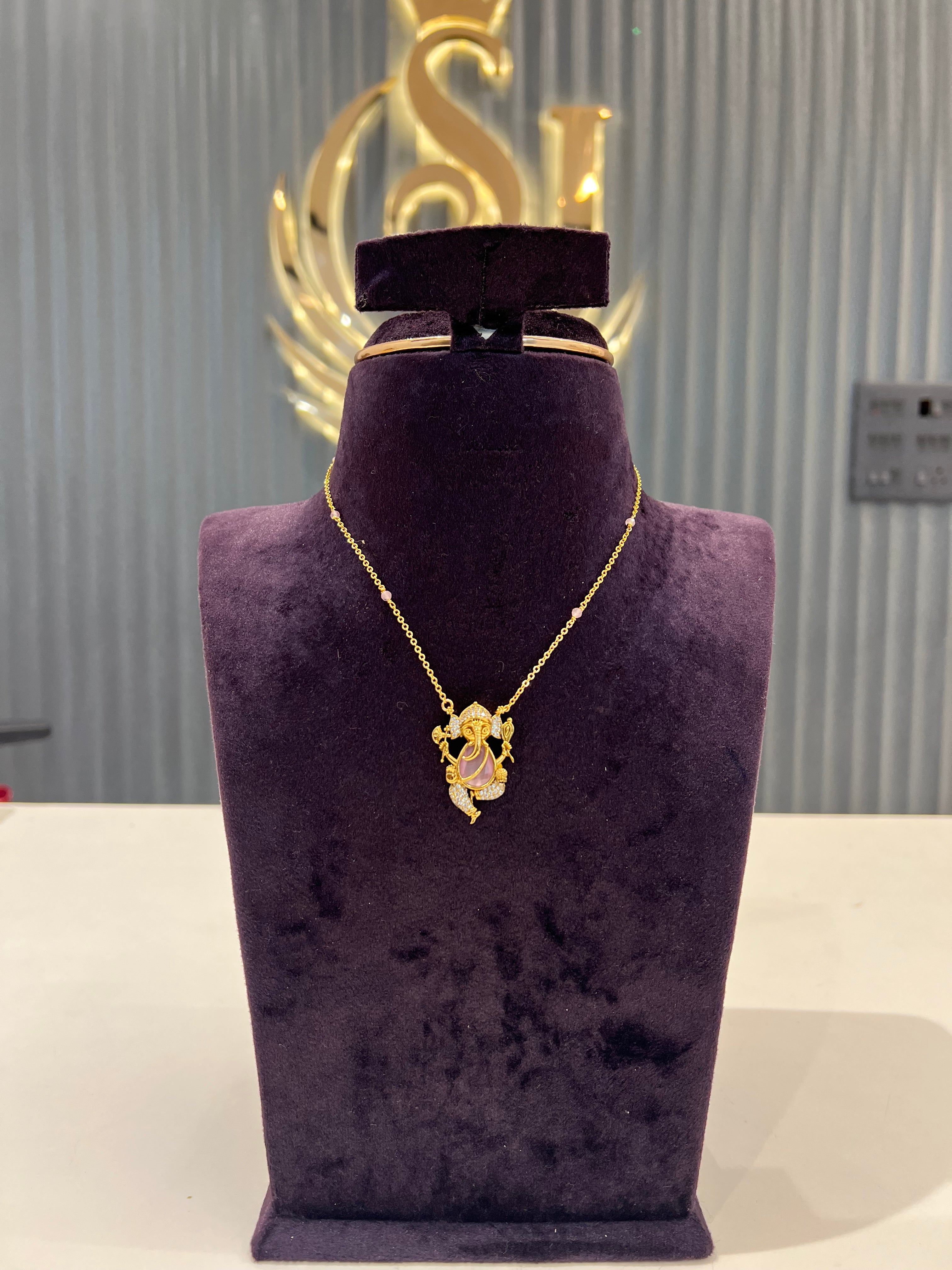 Vinayaka Locket simple chain