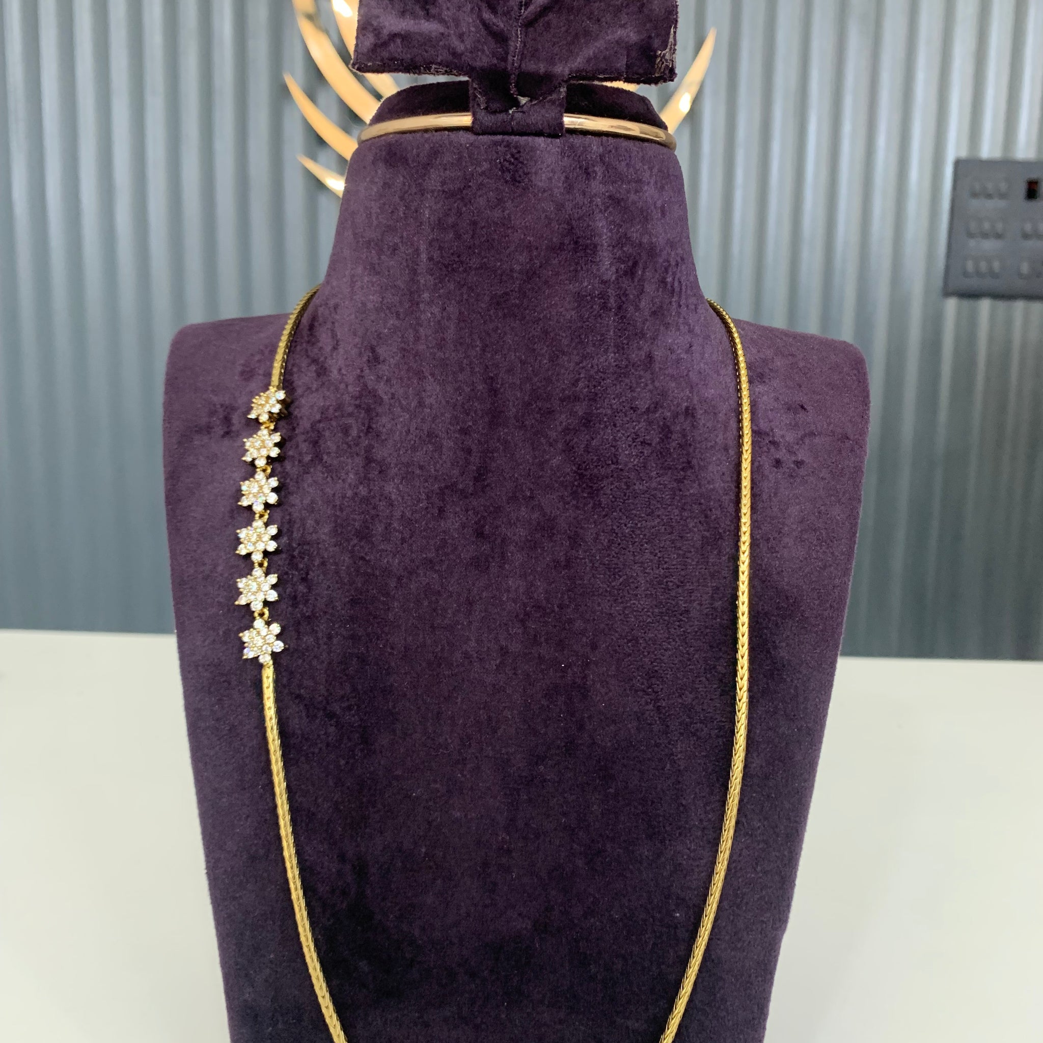 Beautiful premium thali chain