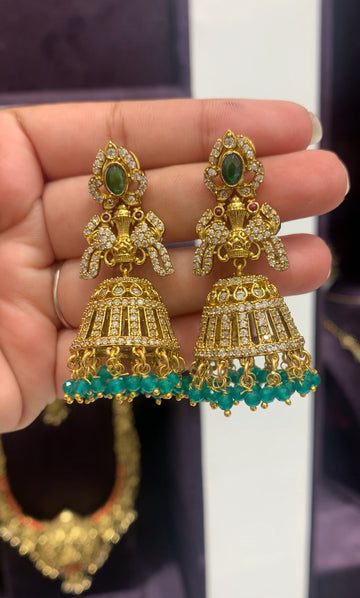 Beautiful jumkies